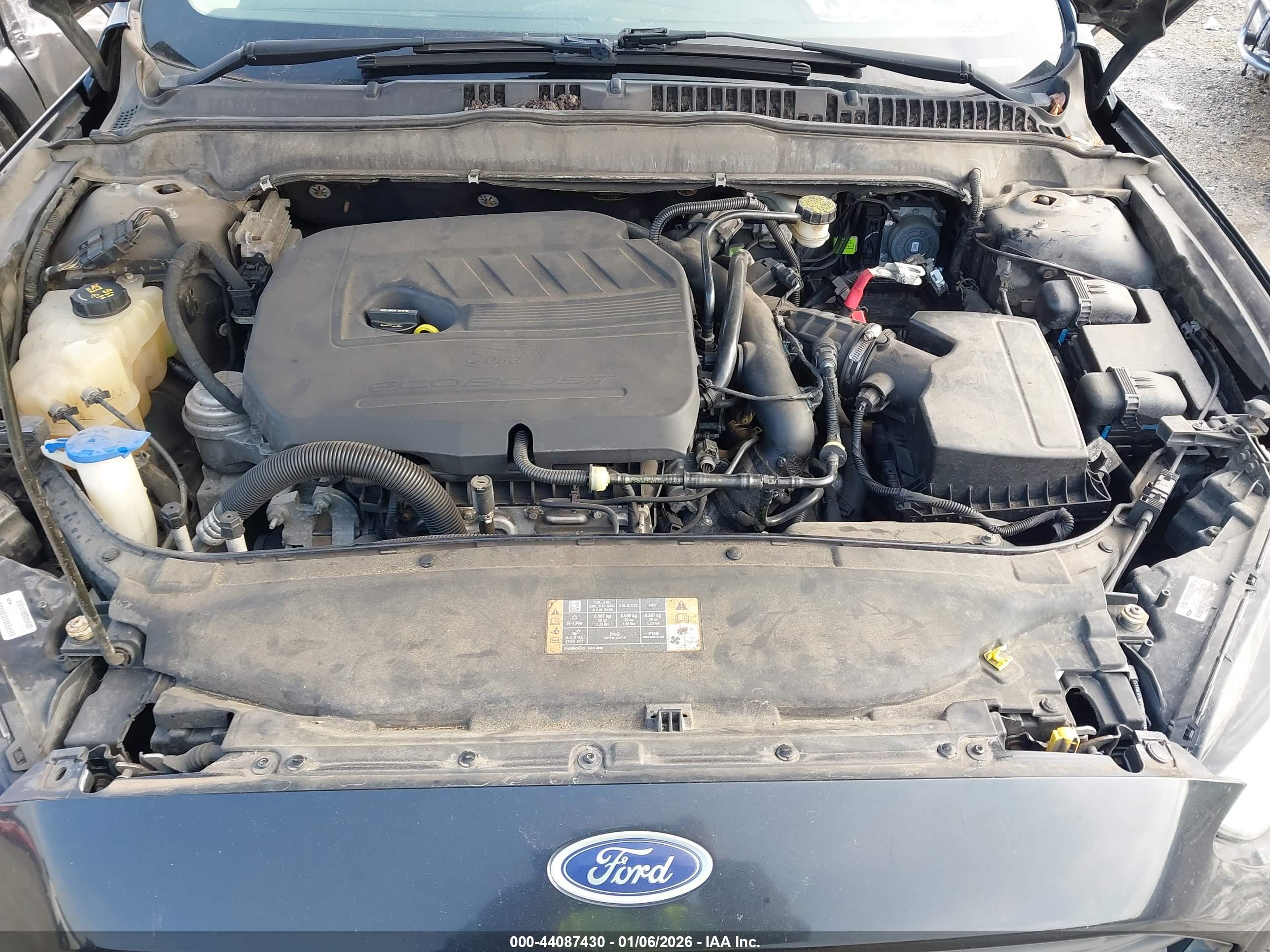 FORD FUSION image 10