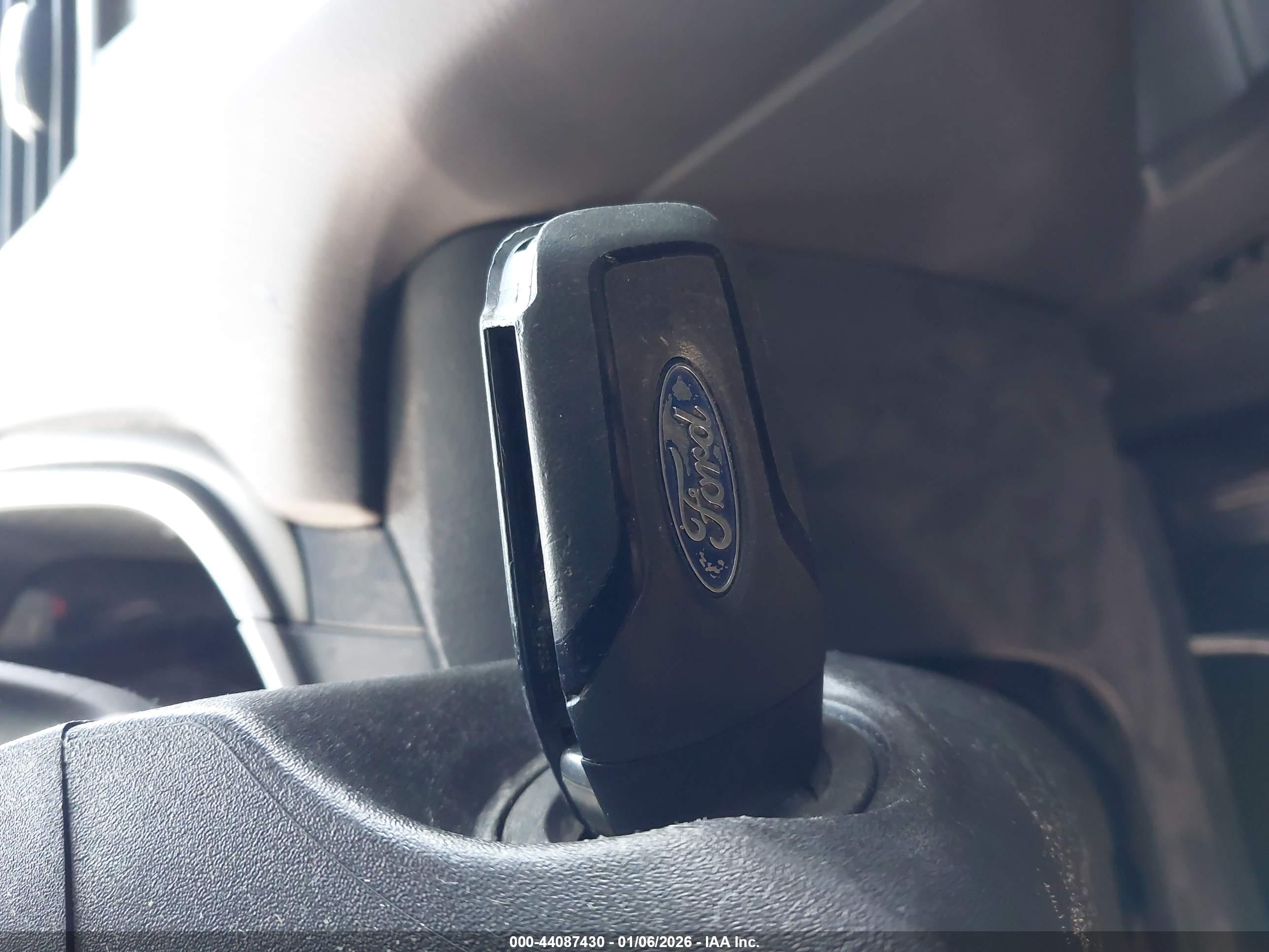 FORD FUSION image 11