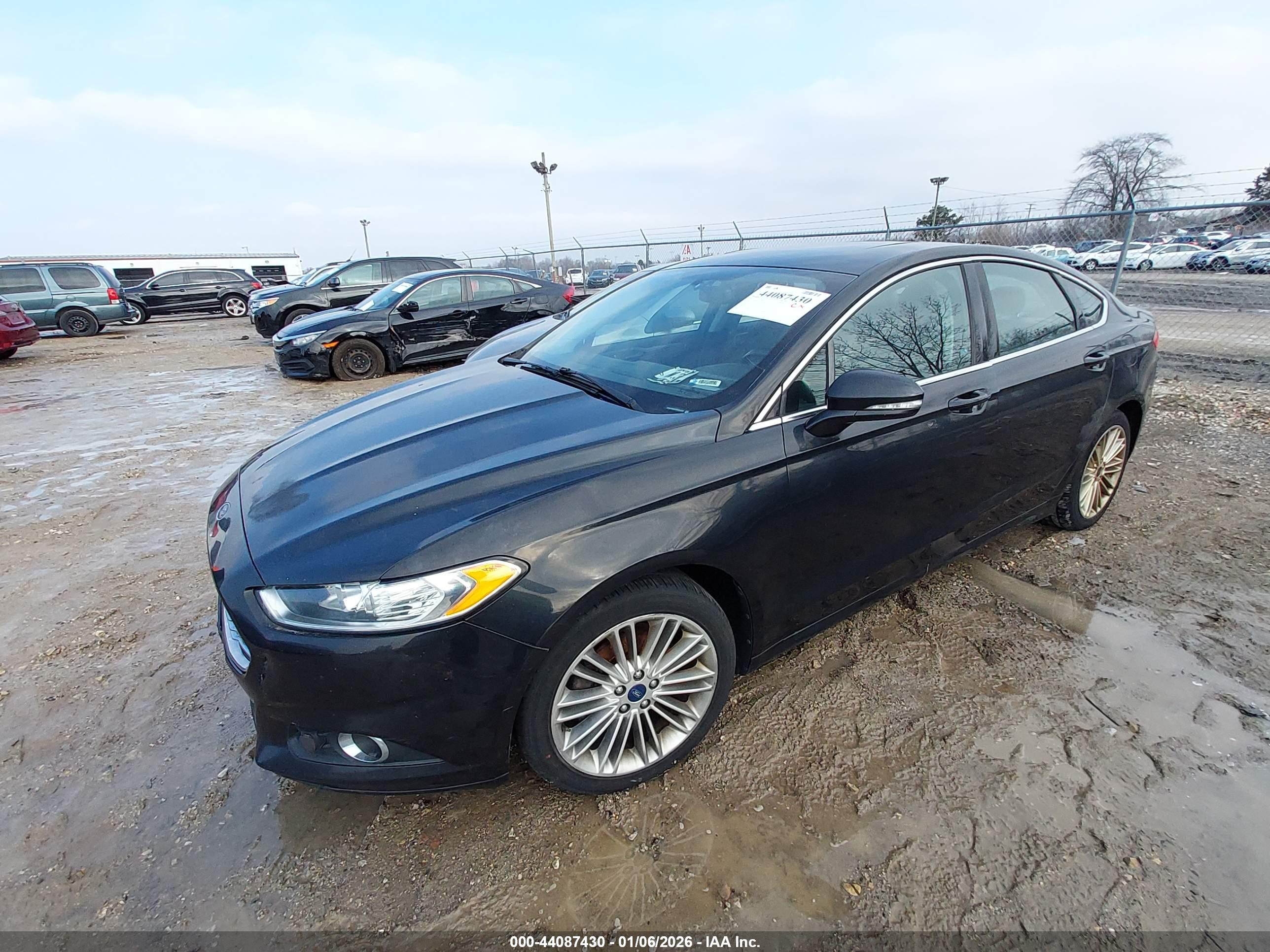 FORD FUSION image 2