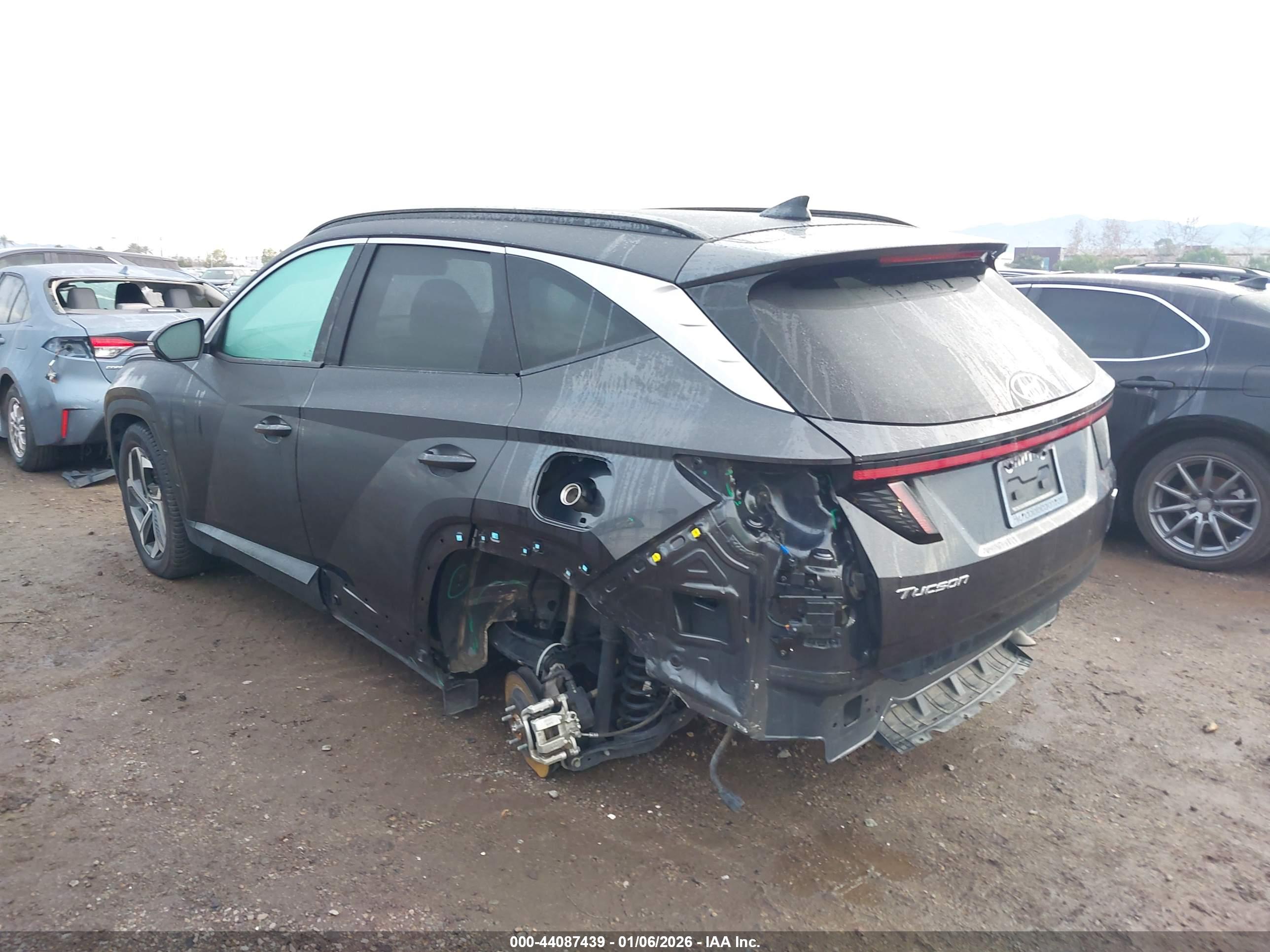 HYUNDAI TUCSON image 6
