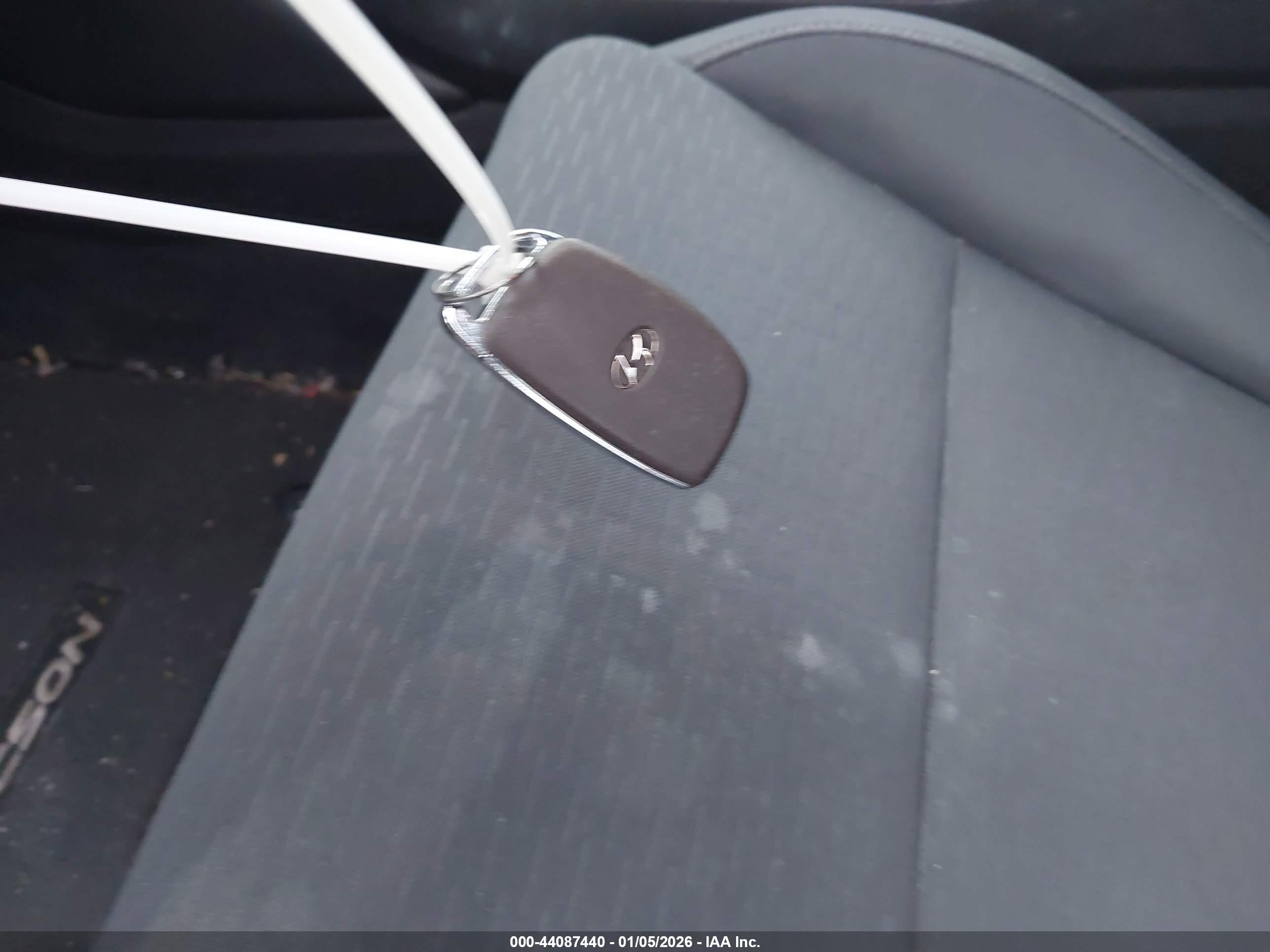 HYUNDAI TUCSON image 11