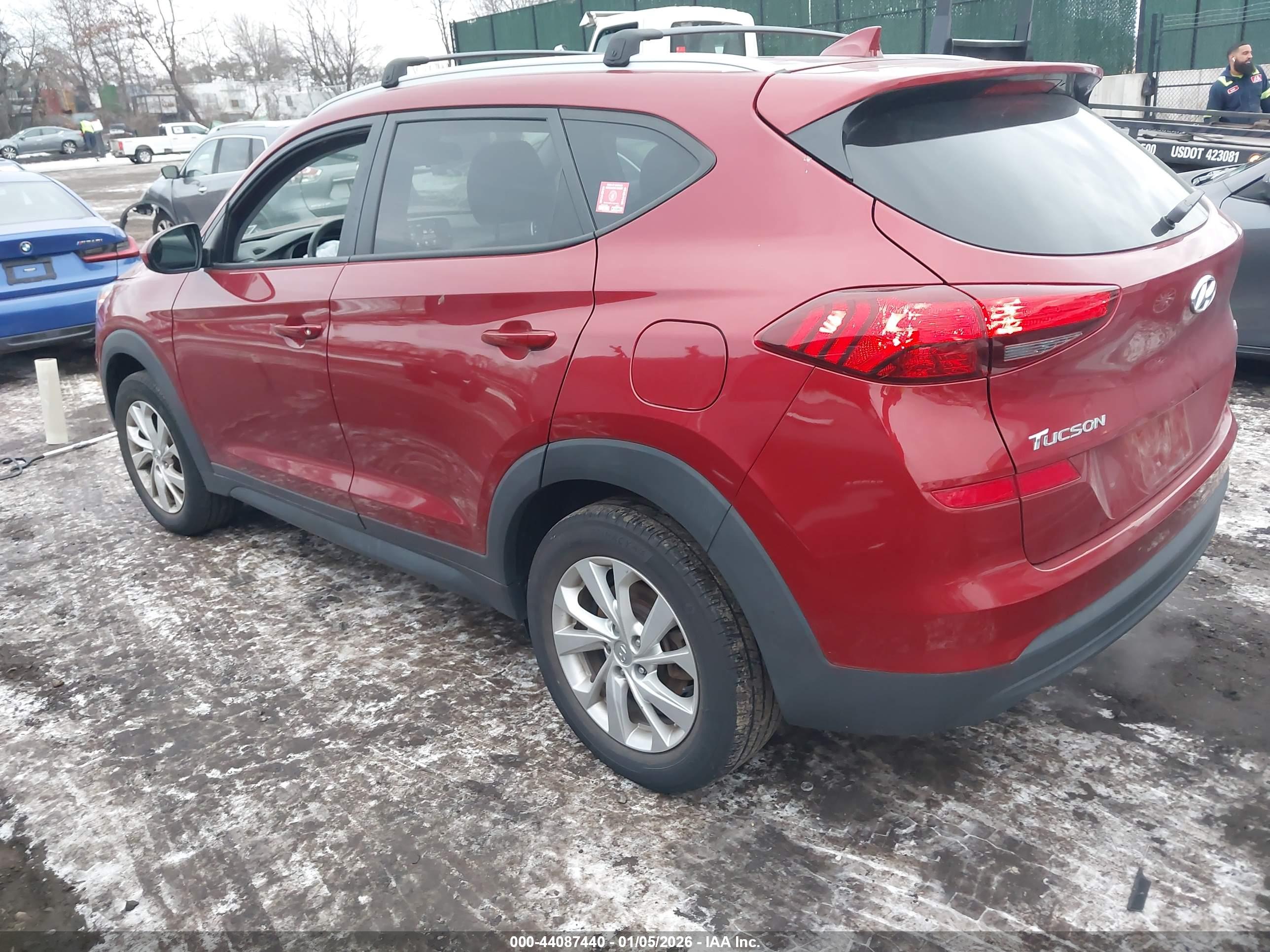 HYUNDAI TUCSON image 3