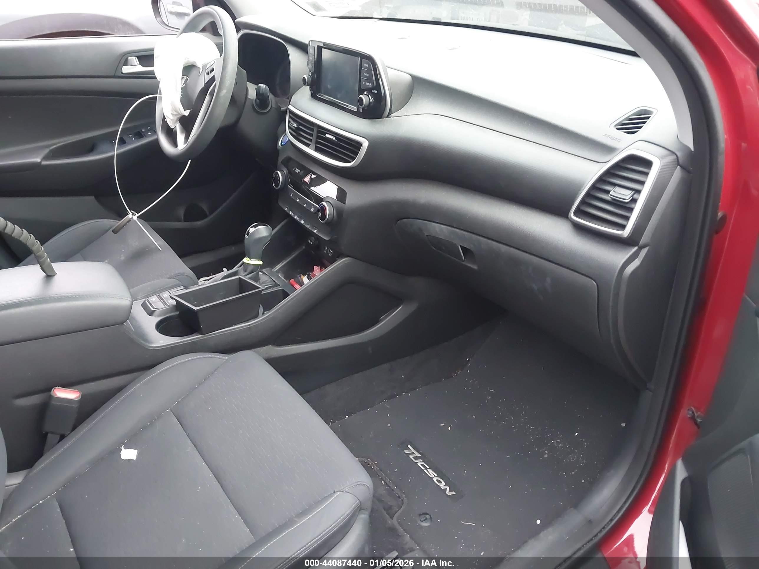 HYUNDAI TUCSON image 5