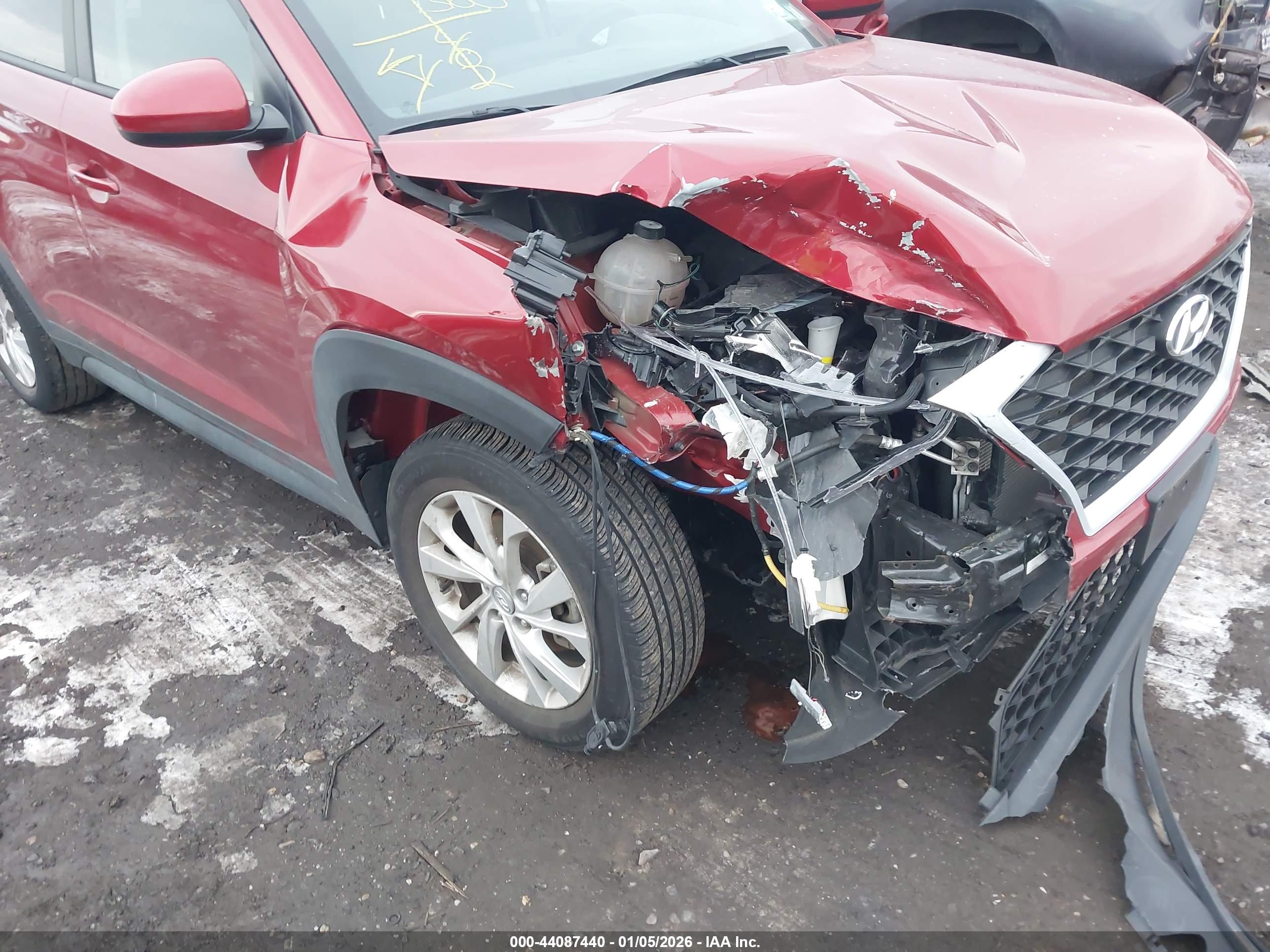 HYUNDAI TUCSON image 6