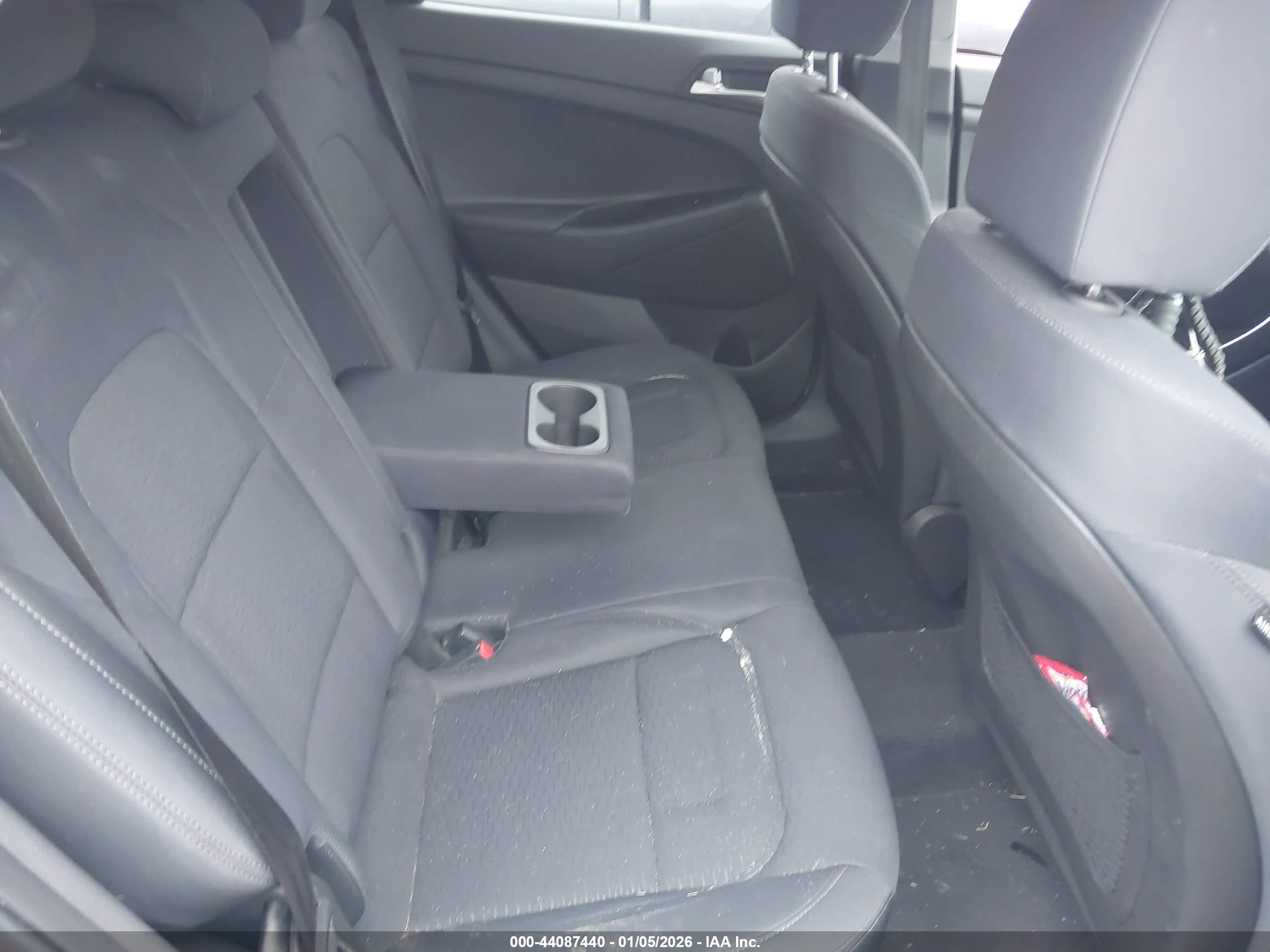 HYUNDAI TUCSON image 8