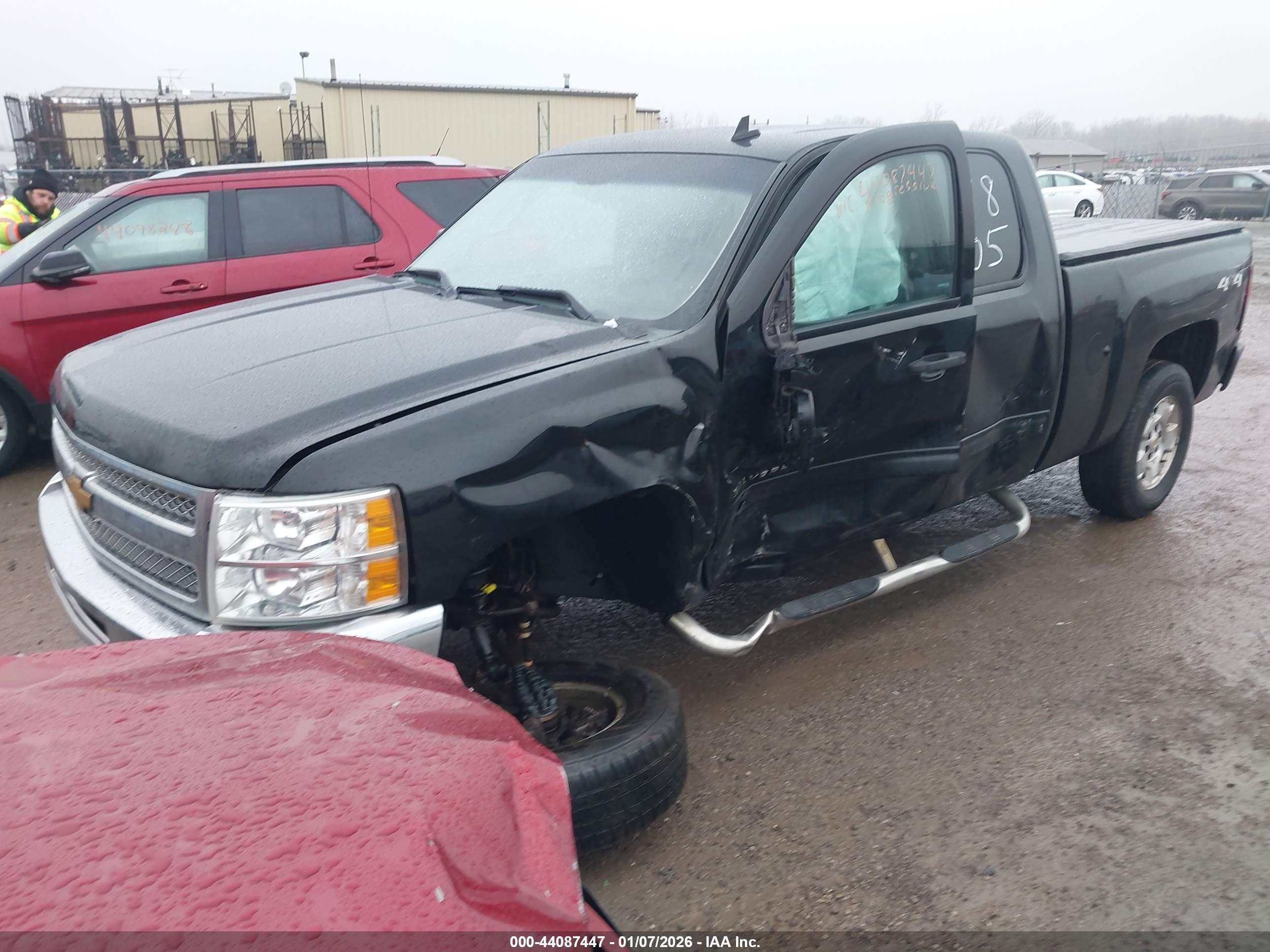 CHEVROLET SILVERADO image 2