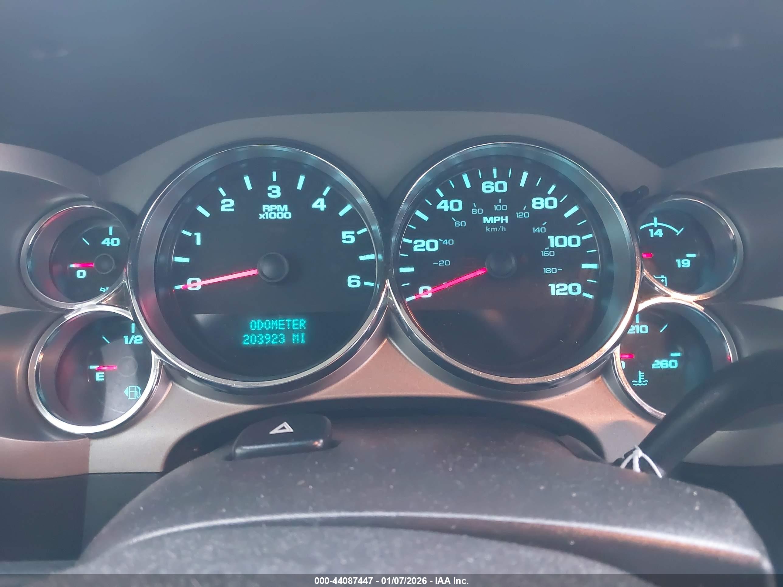 CHEVROLET SILVERADO image 7
