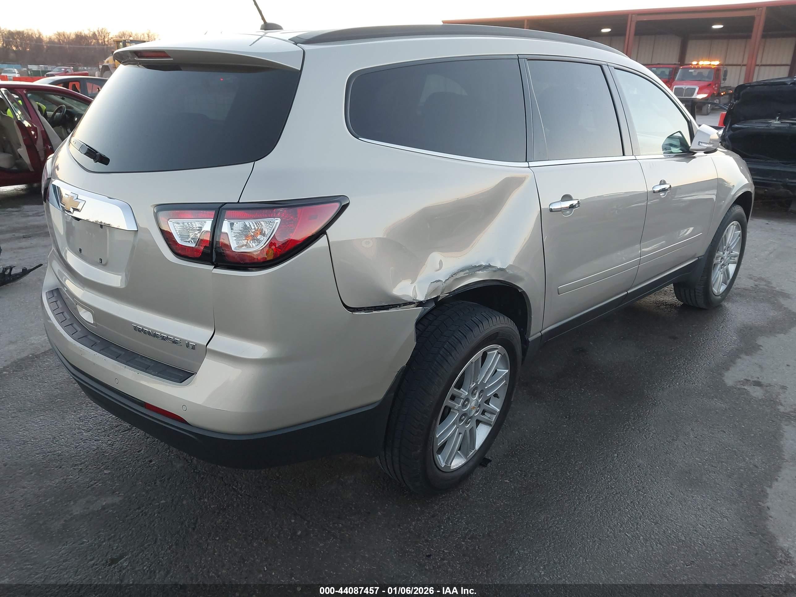 CHEVROLET TRAVERSE image 4