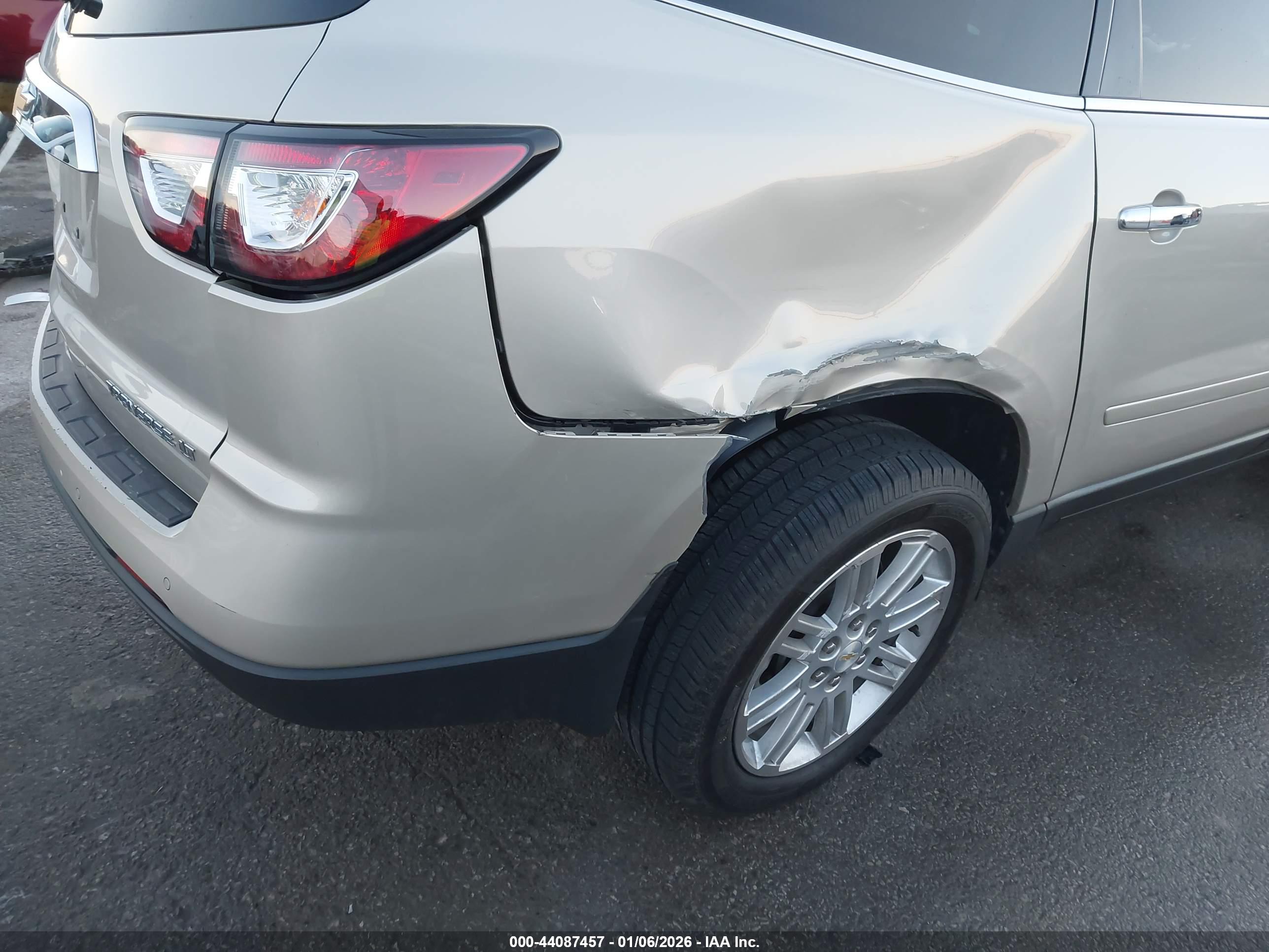 CHEVROLET TRAVERSE image 6