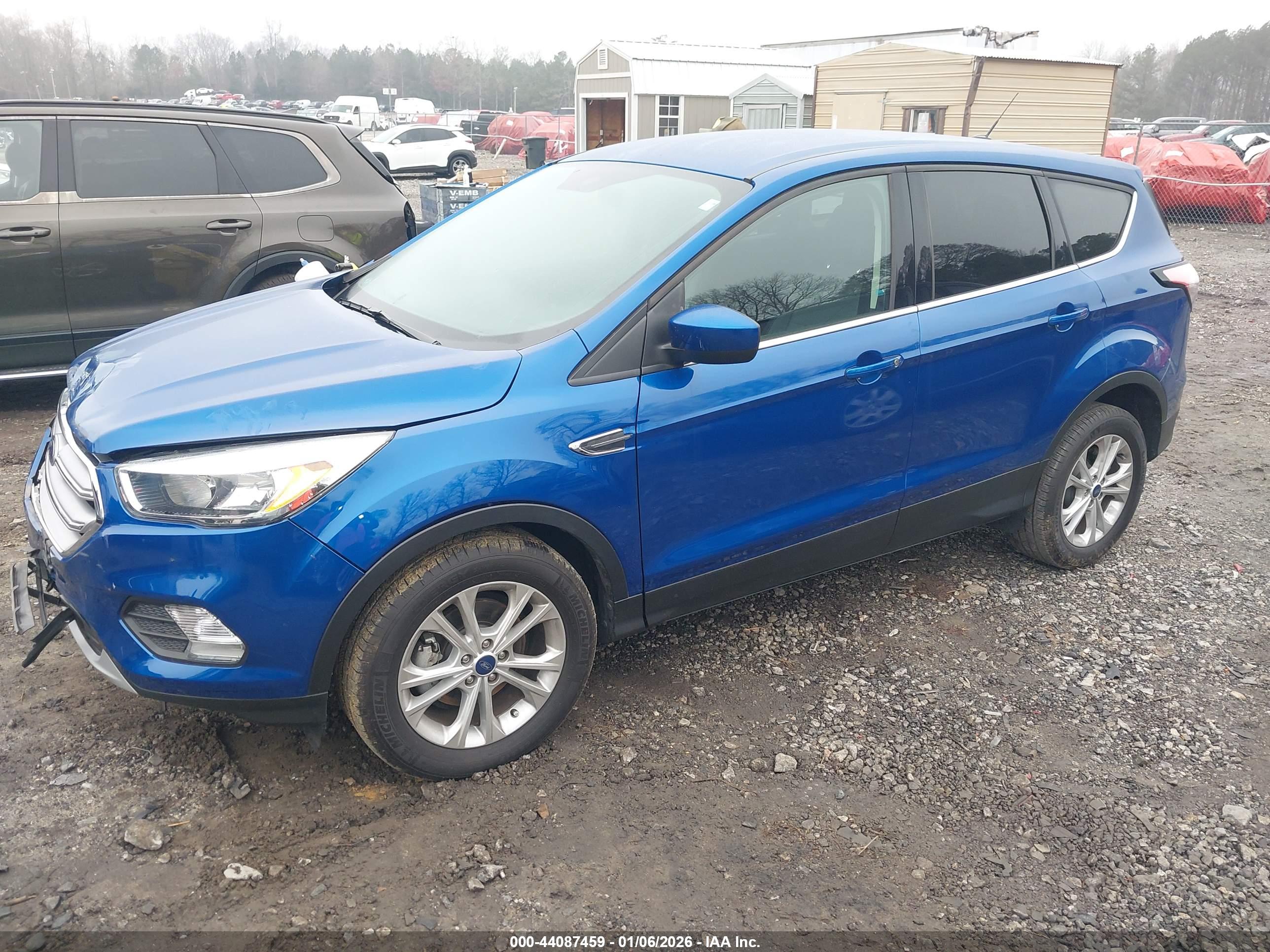 FORD ESCAPE image 2
