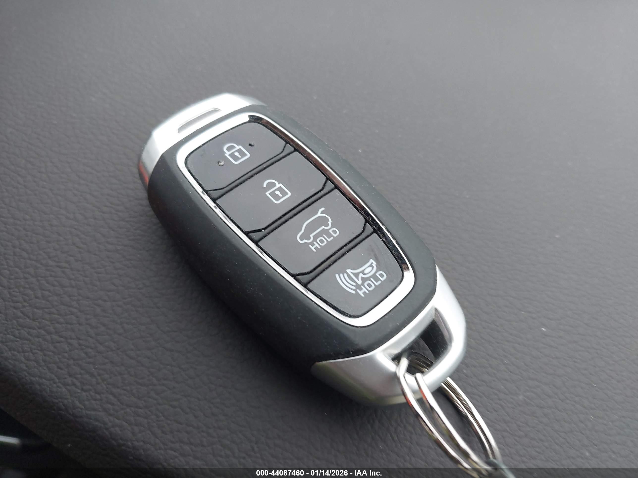 HYUNDAI SANTA image 11