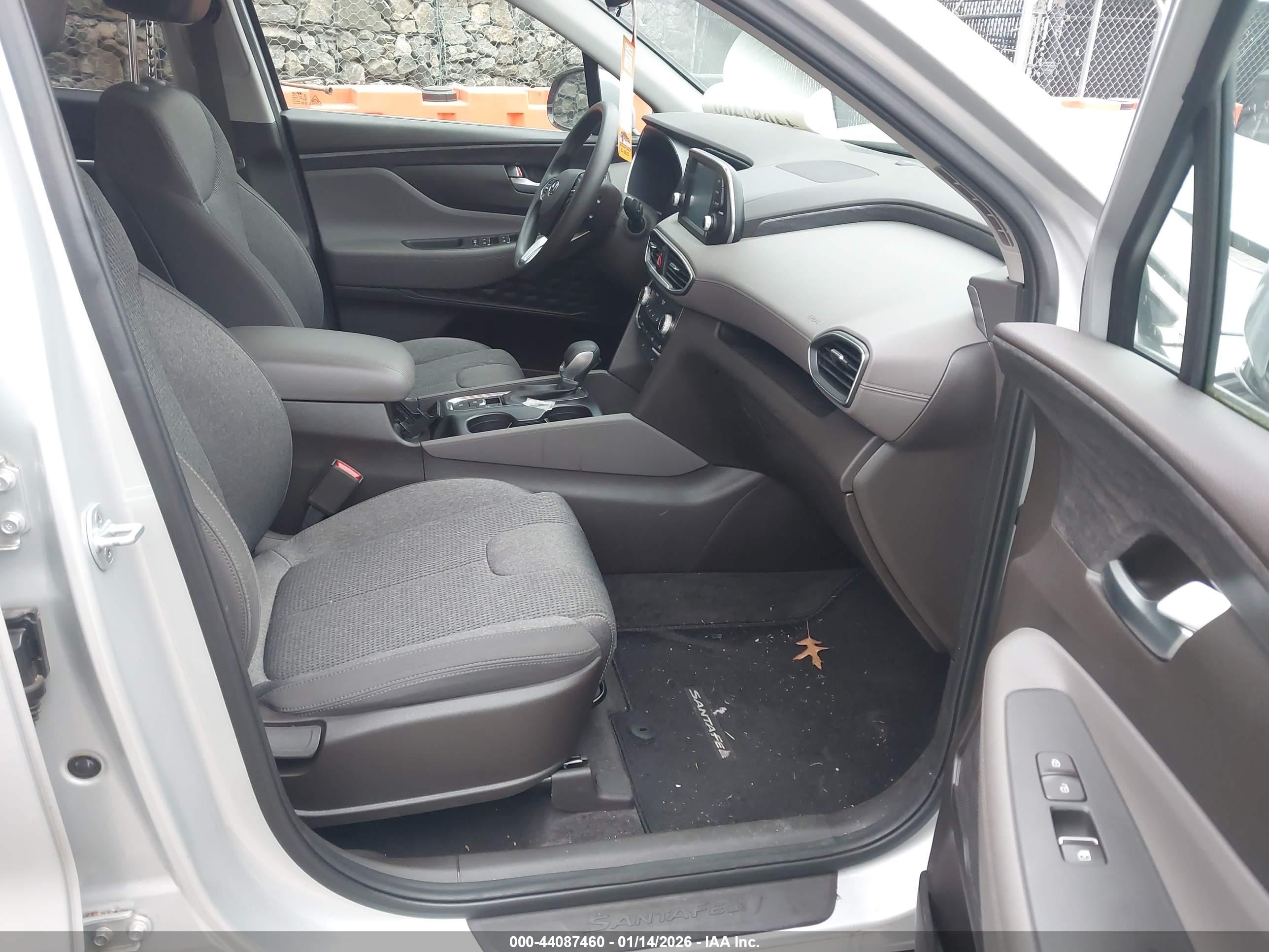 HYUNDAI SANTA image 5
