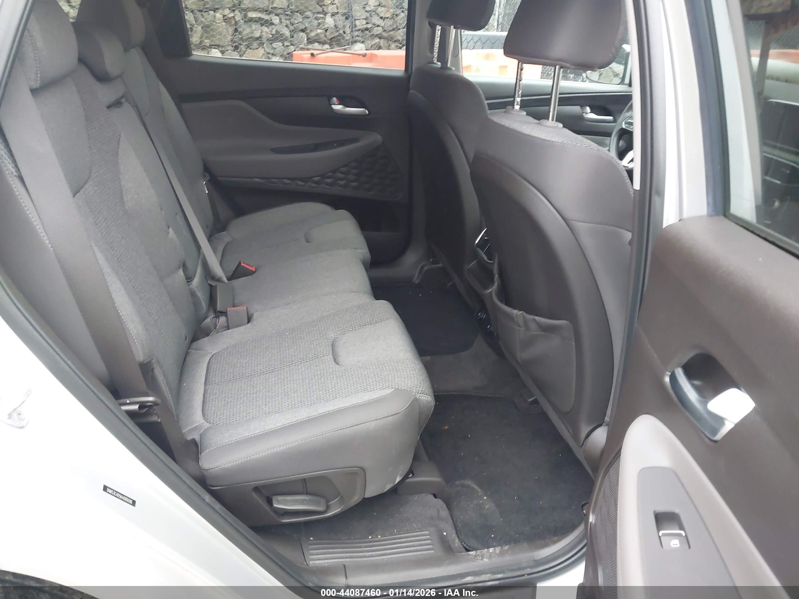 HYUNDAI SANTA image 8