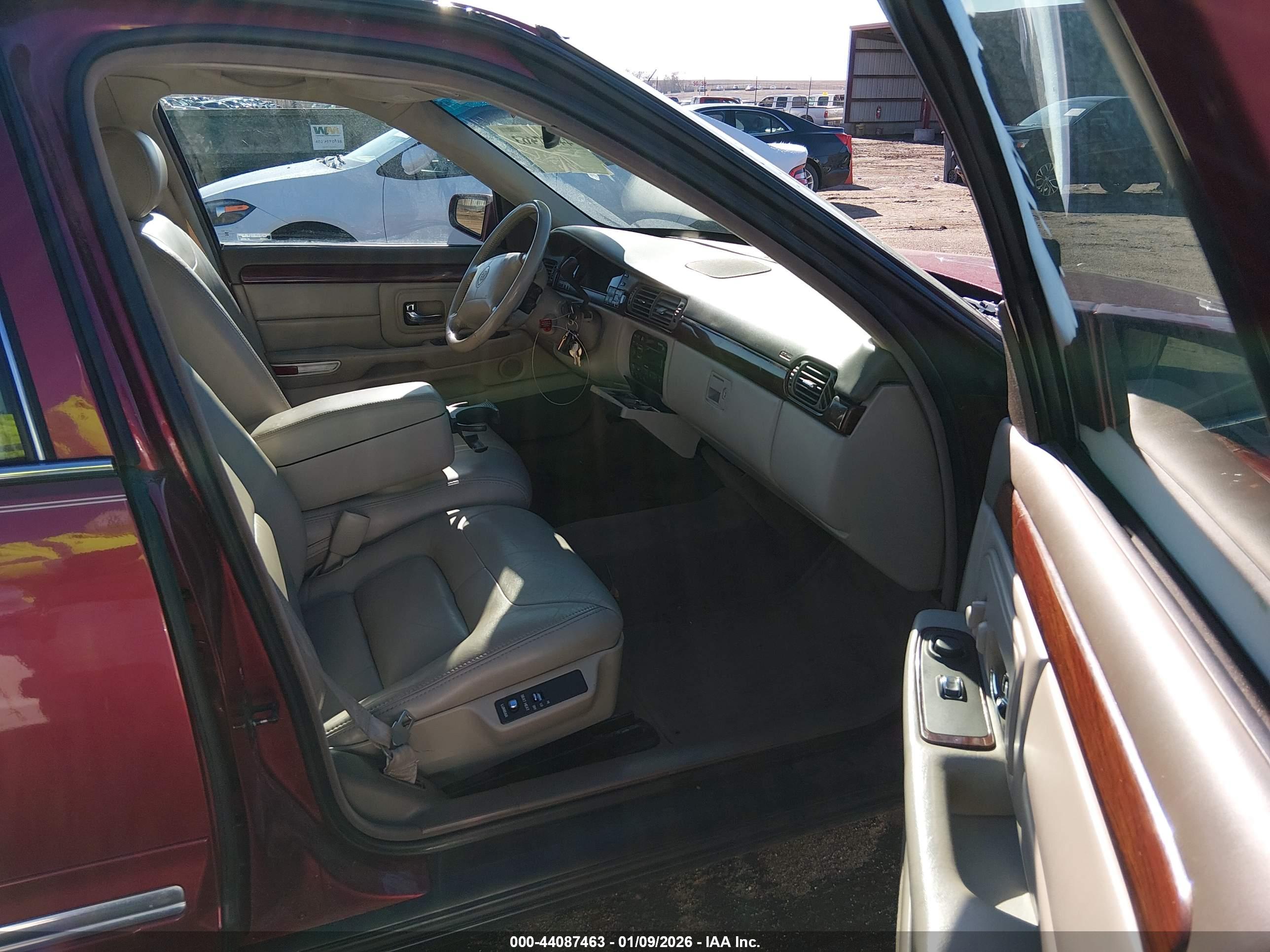 CADILLAC DEVILLE image 5
