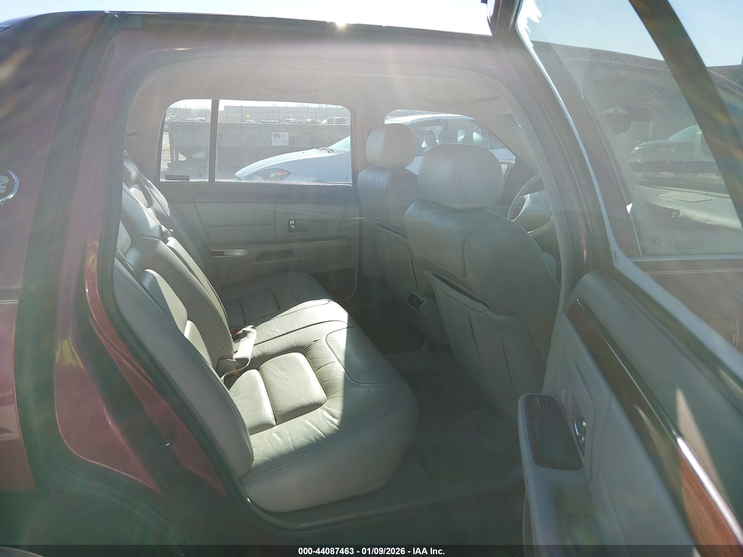 CADILLAC DEVILLE image 8