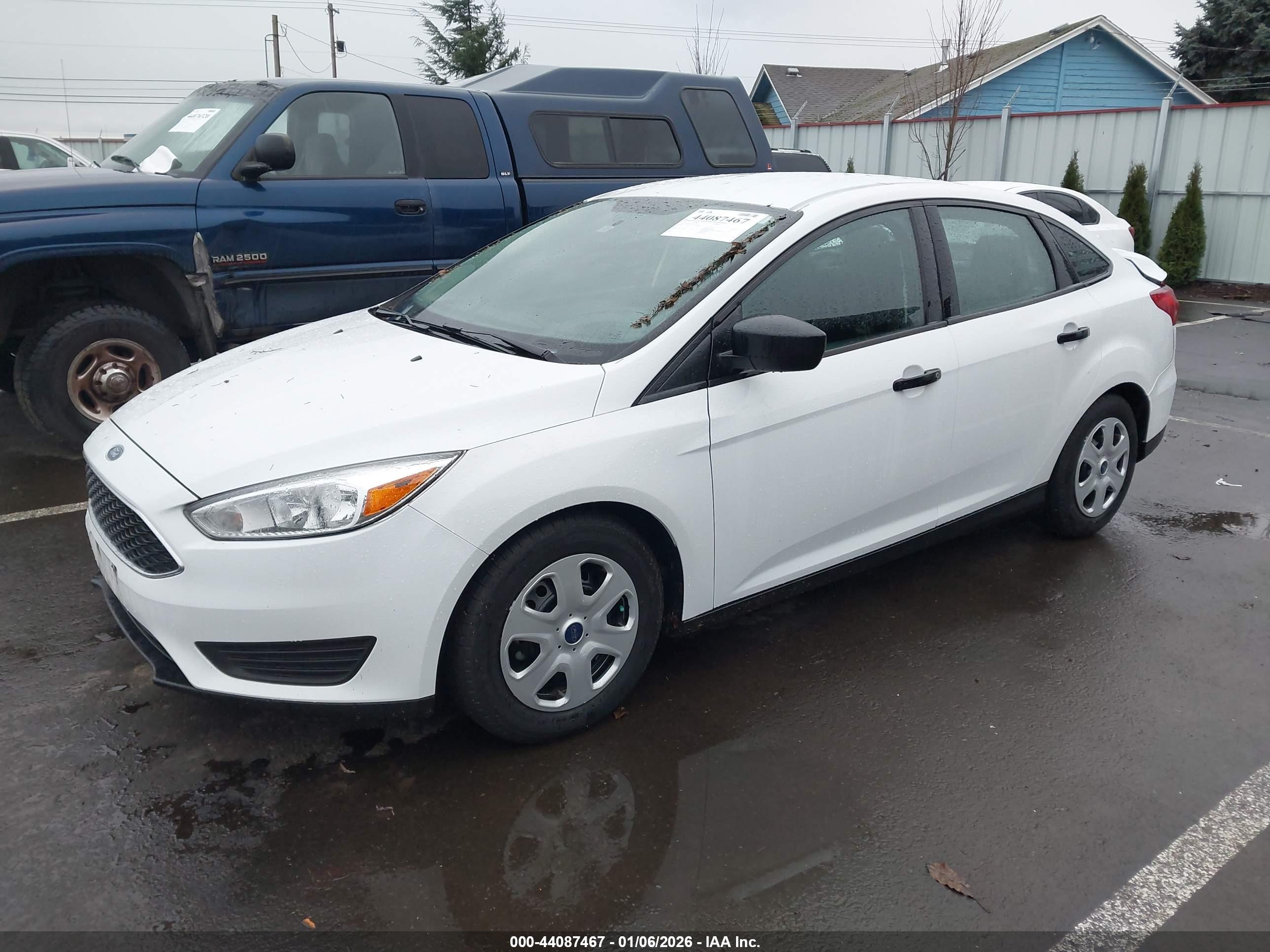 FORD FOCUS image 2