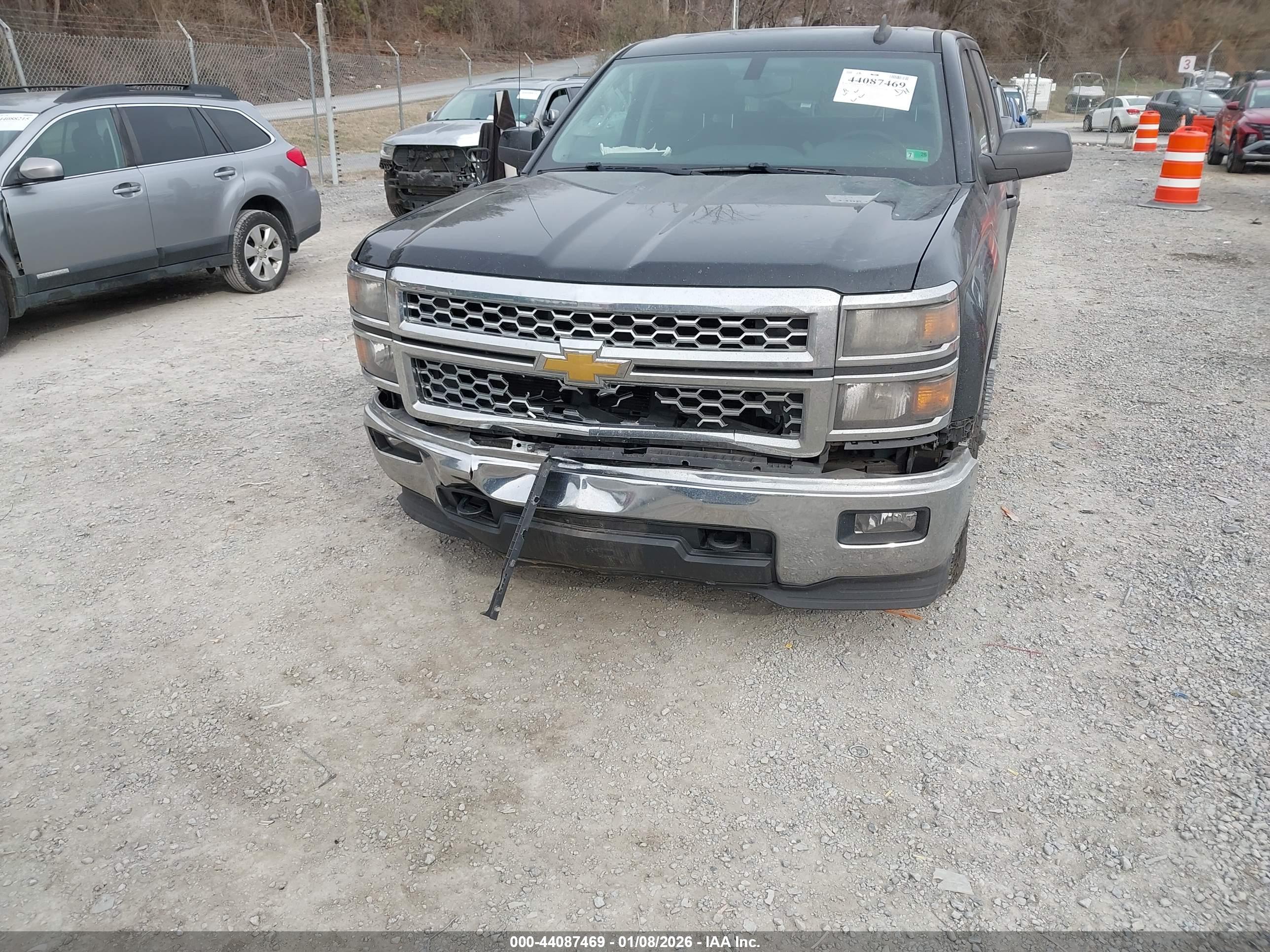 CHEVROLET SILVERADO image 6