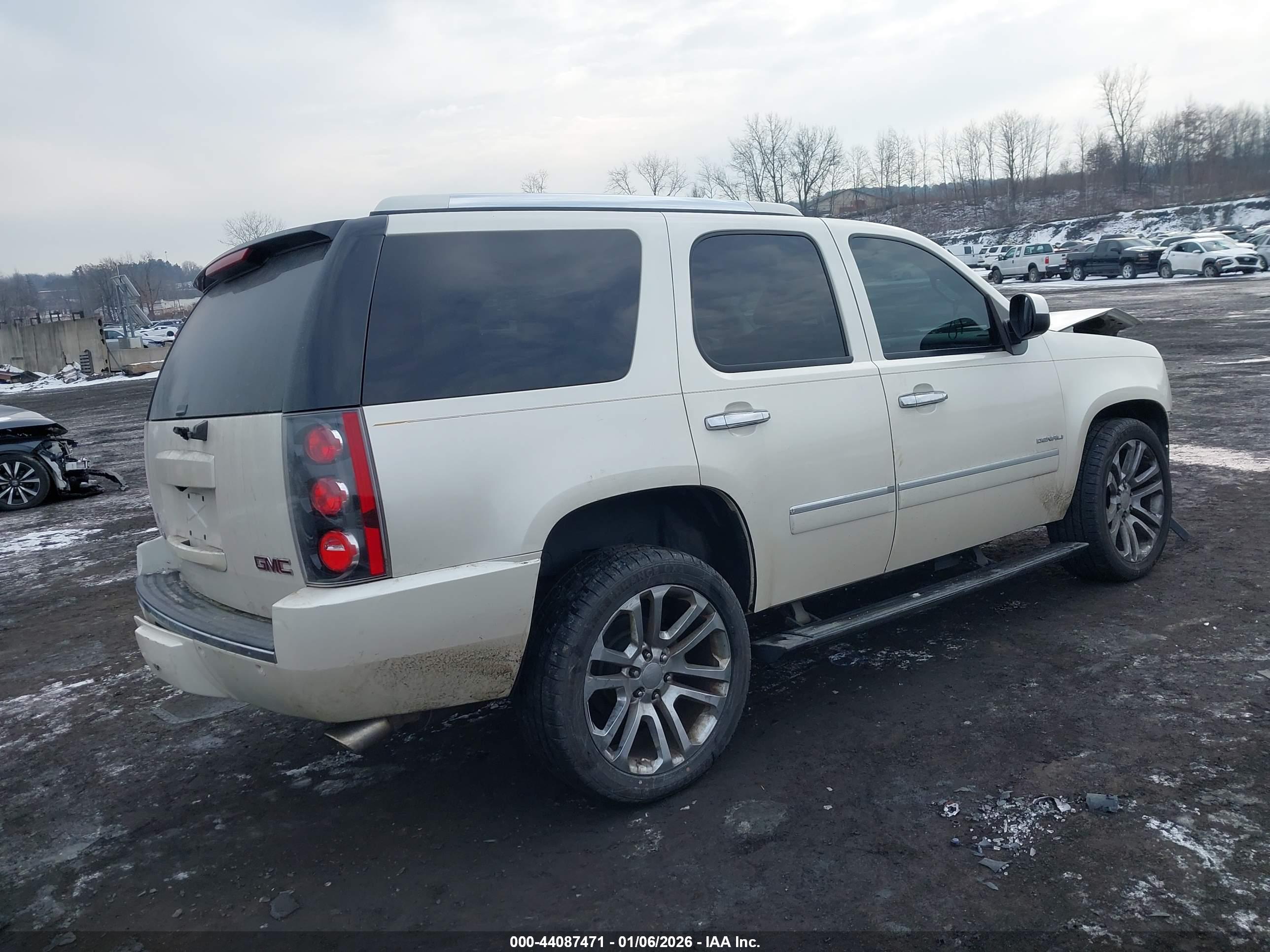 GMC YUKON image 4