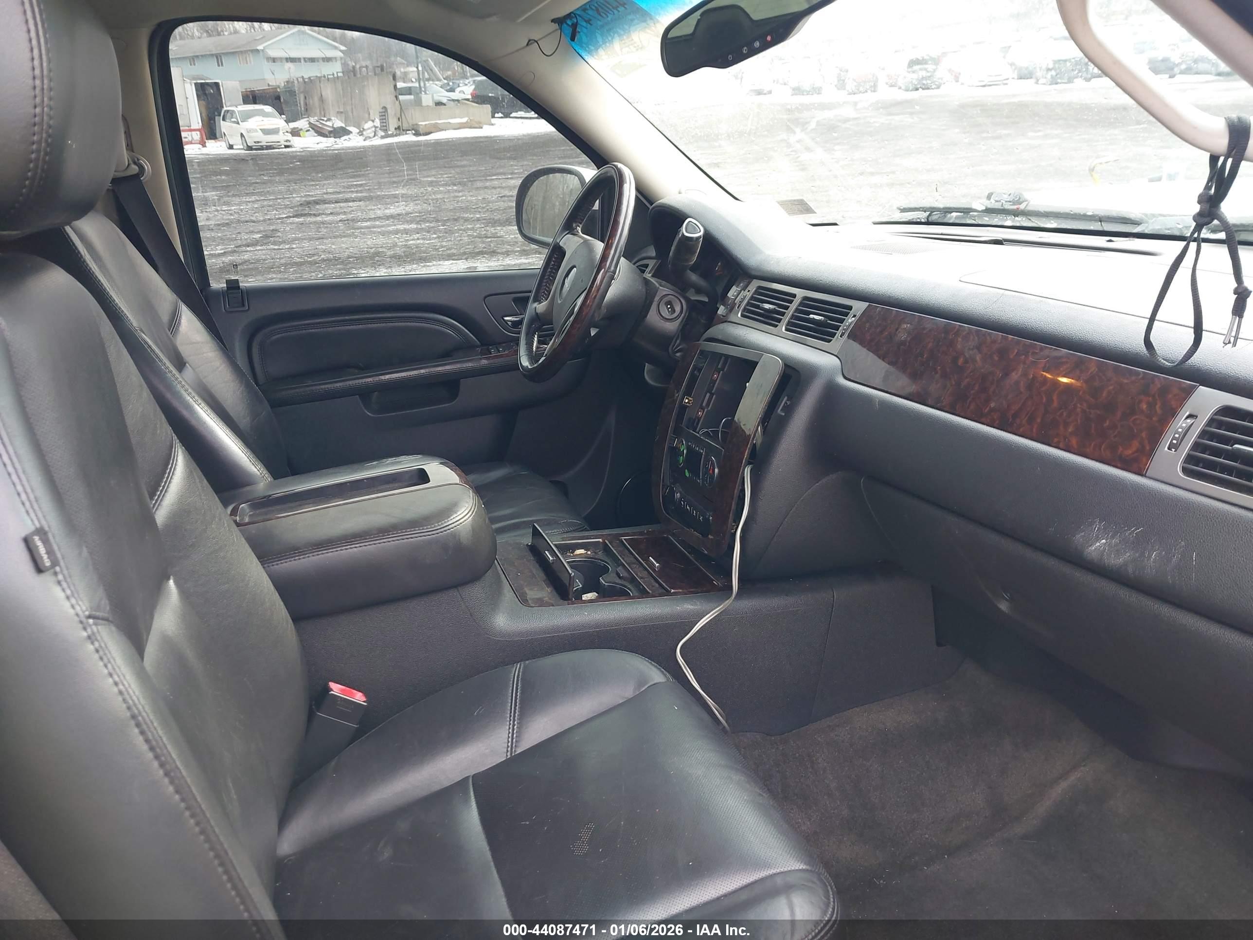 GMC YUKON image 5