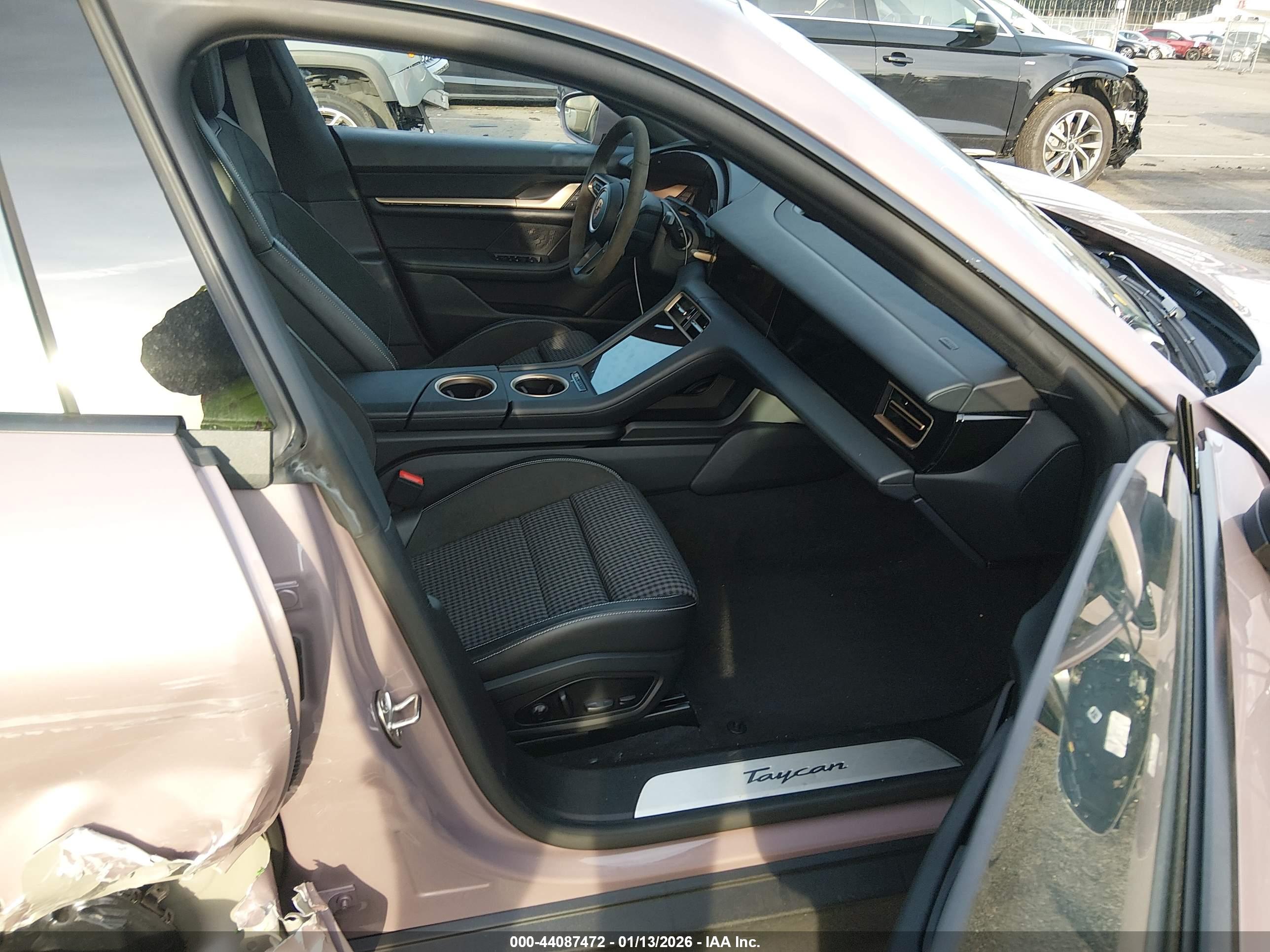 PORSCHE TAYCAN image 5