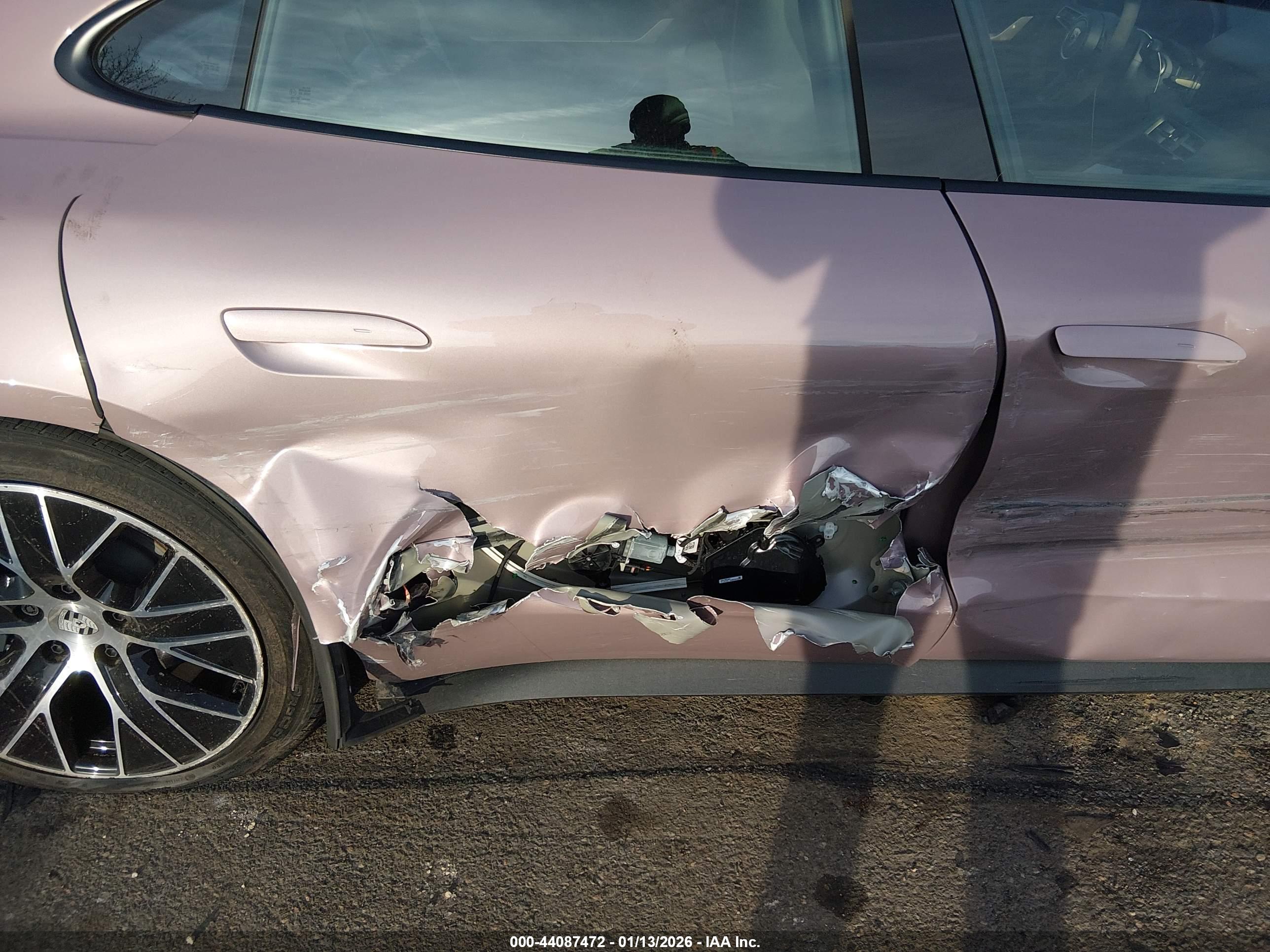 PORSCHE TAYCAN image 6