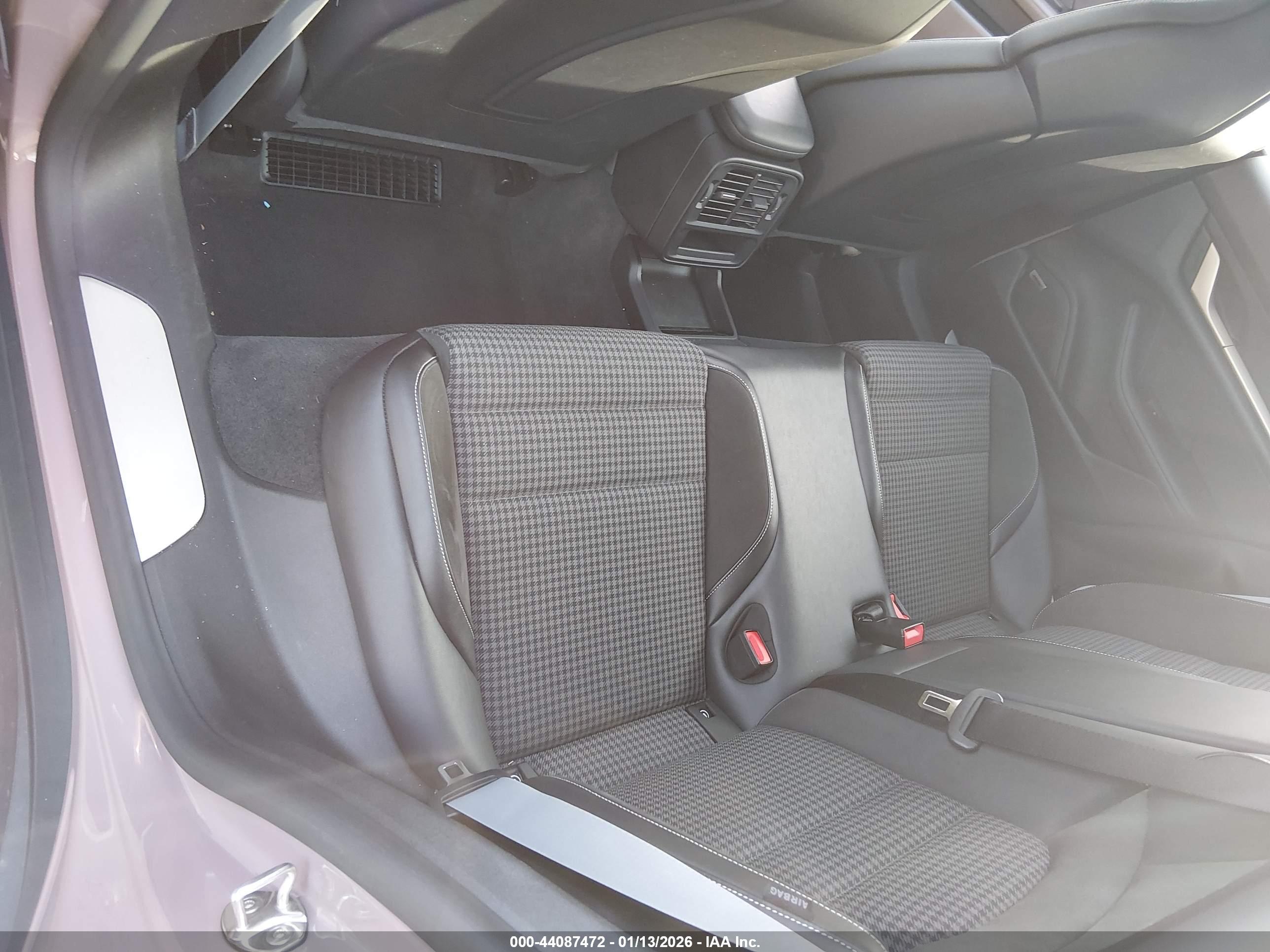 PORSCHE TAYCAN image 8