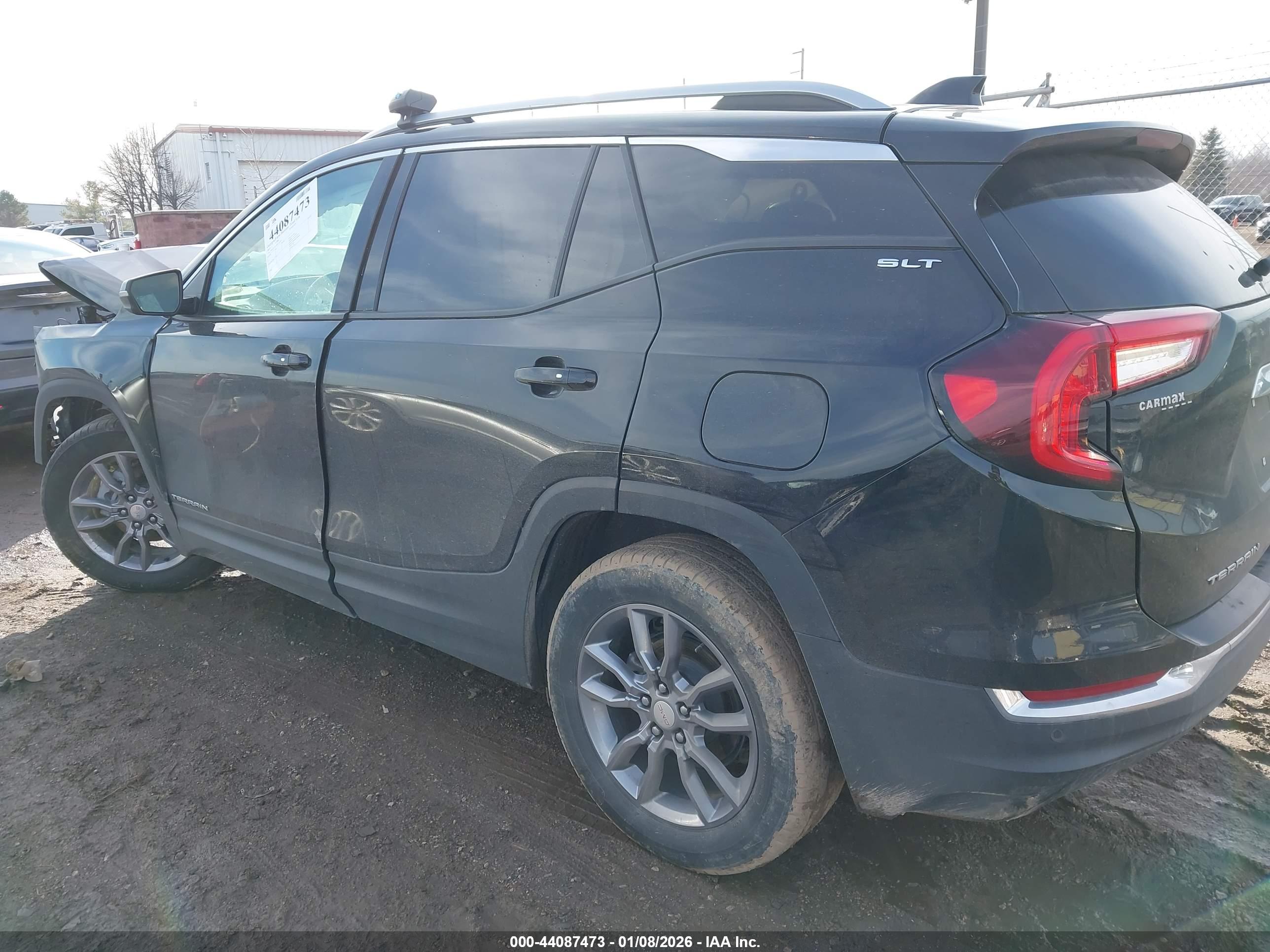 GMC TERRAIN image 3