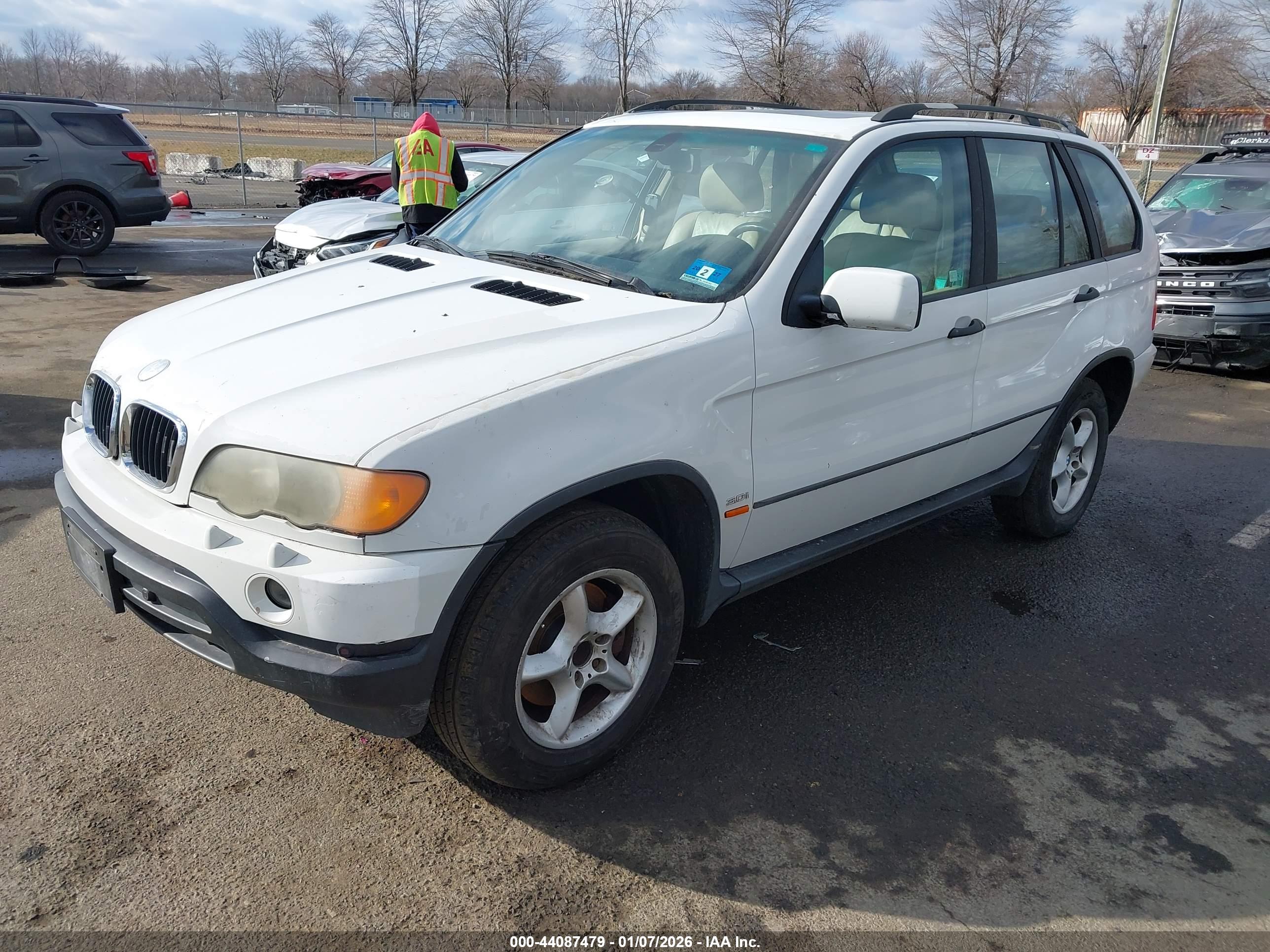 BMW X5 image 2
