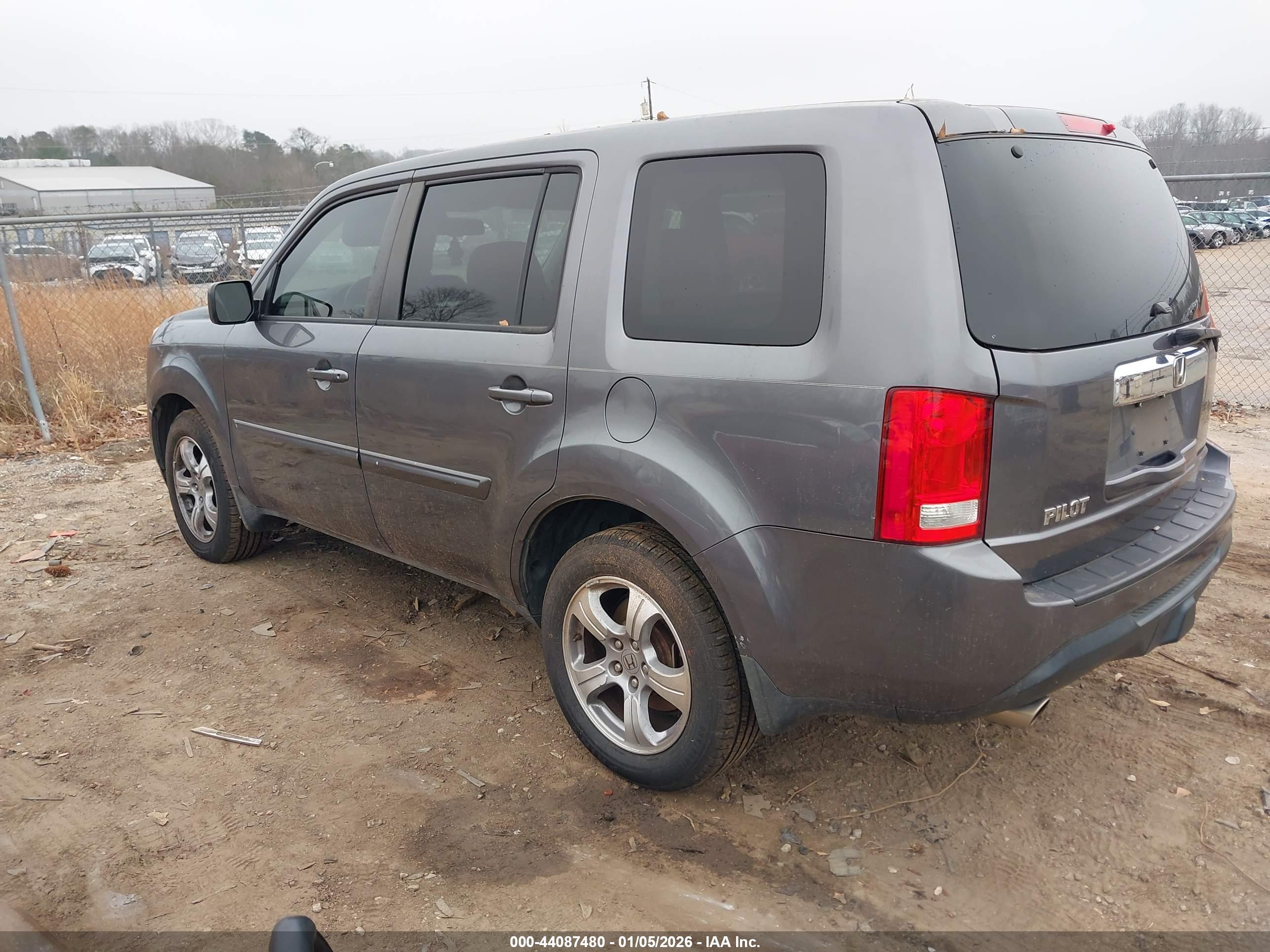 HONDA PILOT image 3