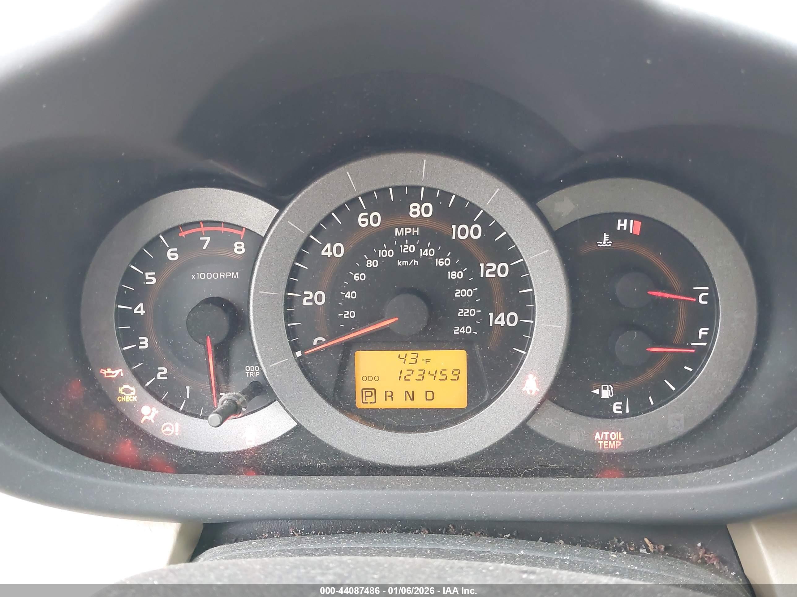 TOYOTA RAV4 image 7