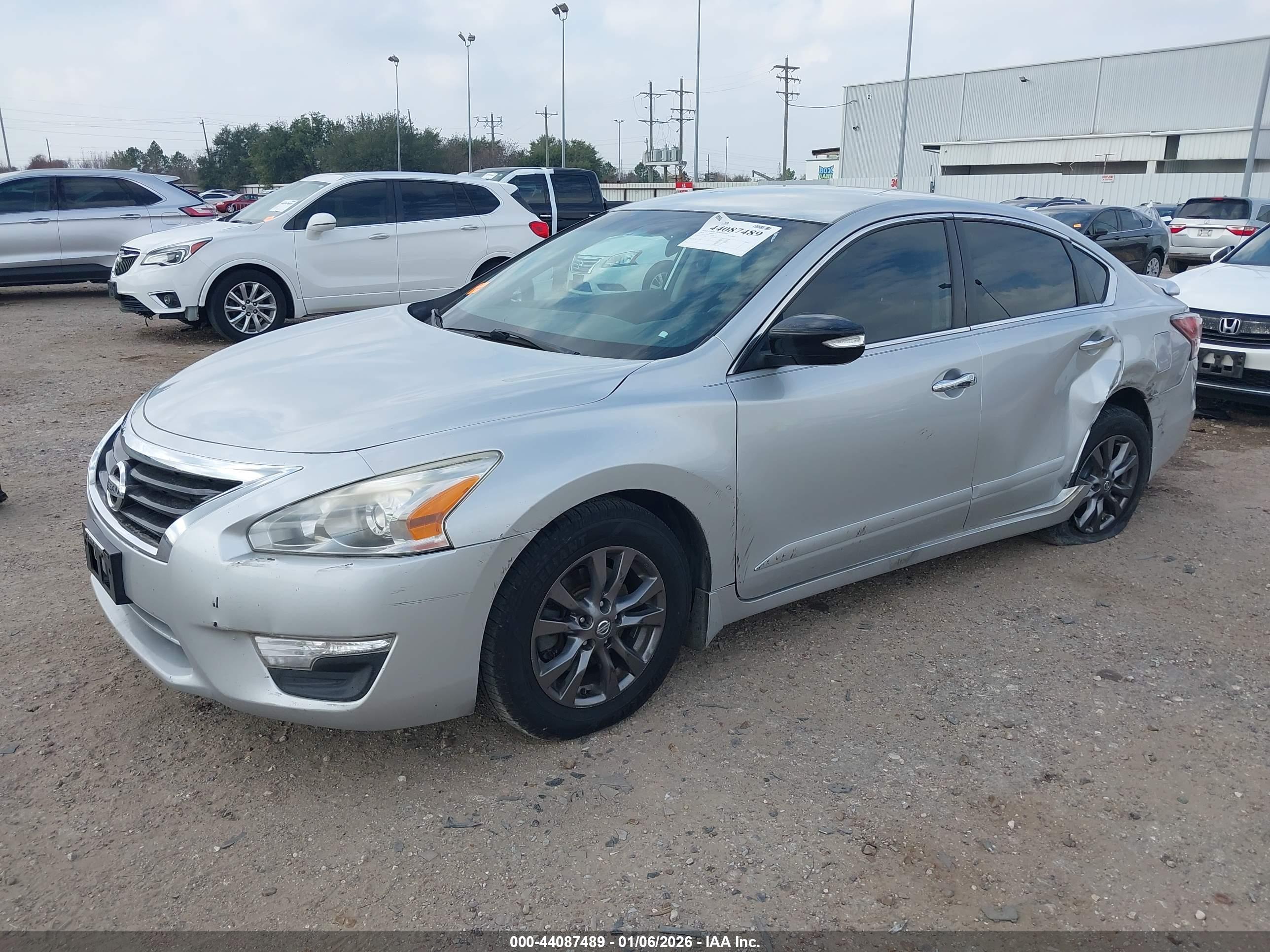 NISSAN ALTIMA image 2