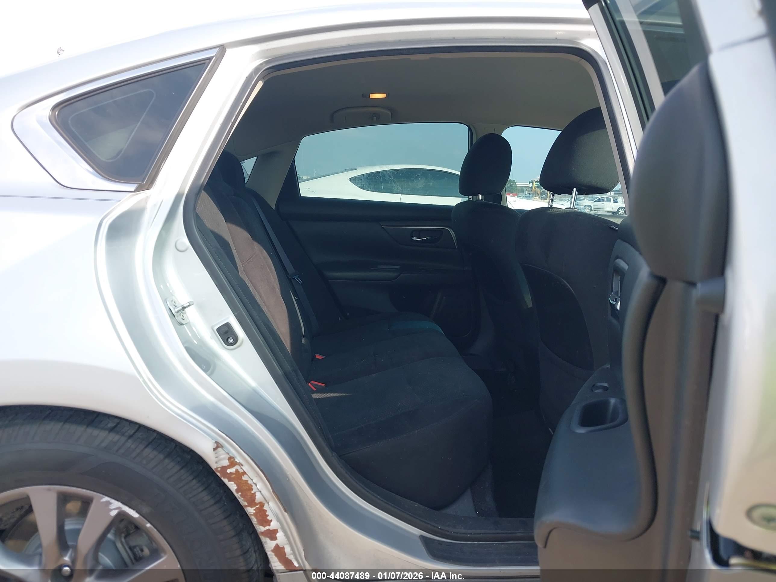 NISSAN ALTIMA image 8