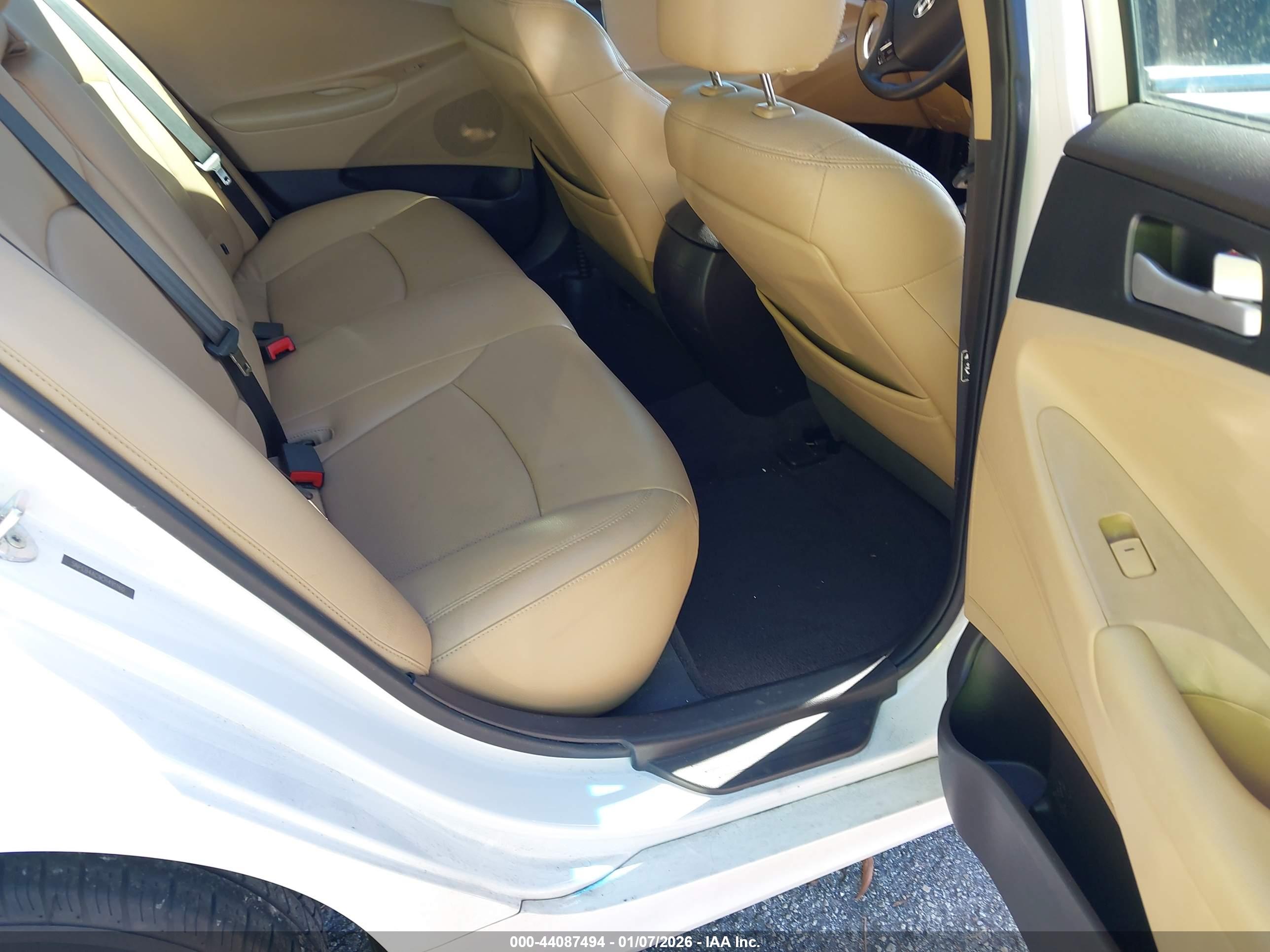 HYUNDAI SONATA image 8