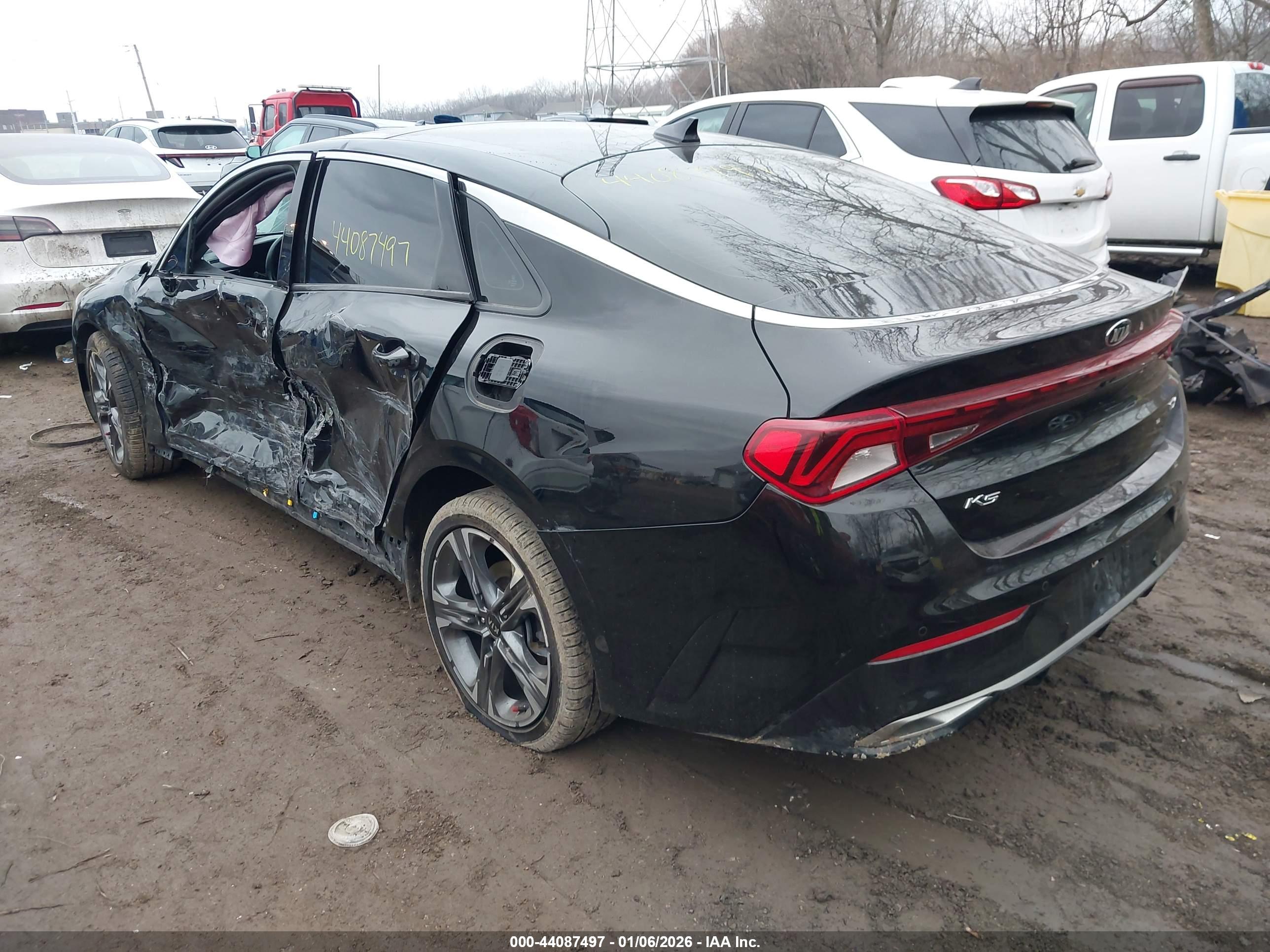 KIA K5 image 3