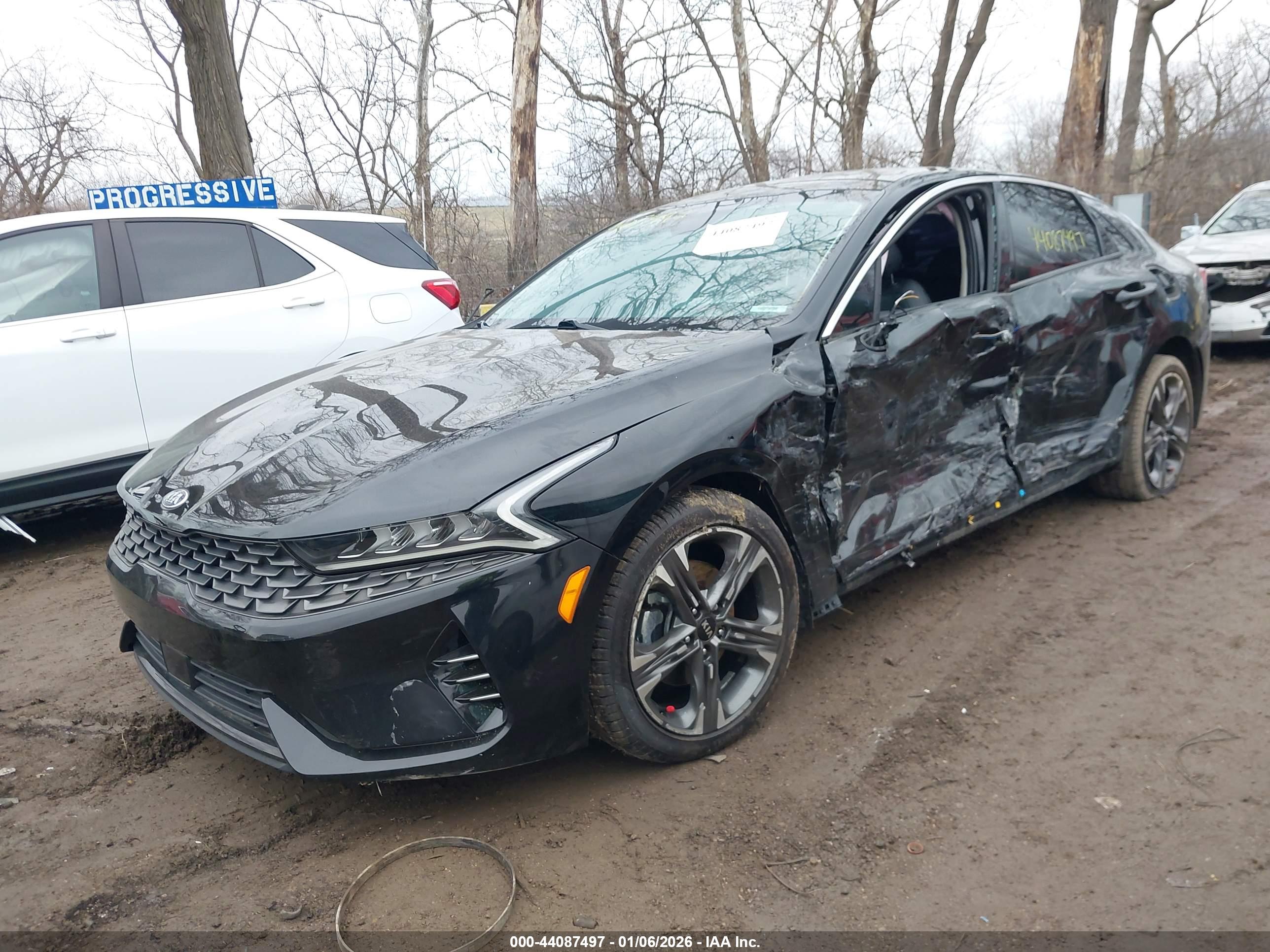 KIA K5 image 6