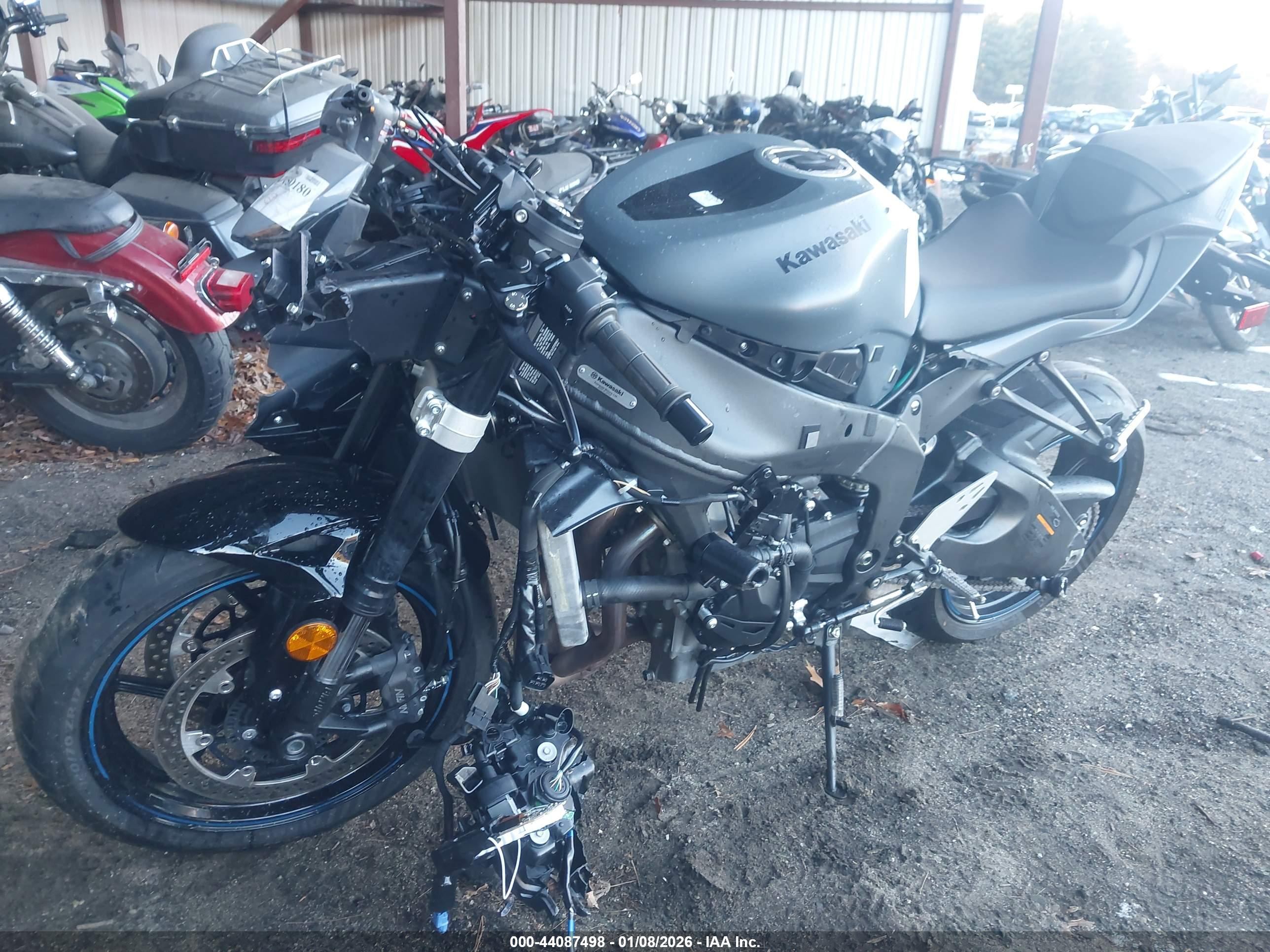 KAWASAKI ZX636 image 2