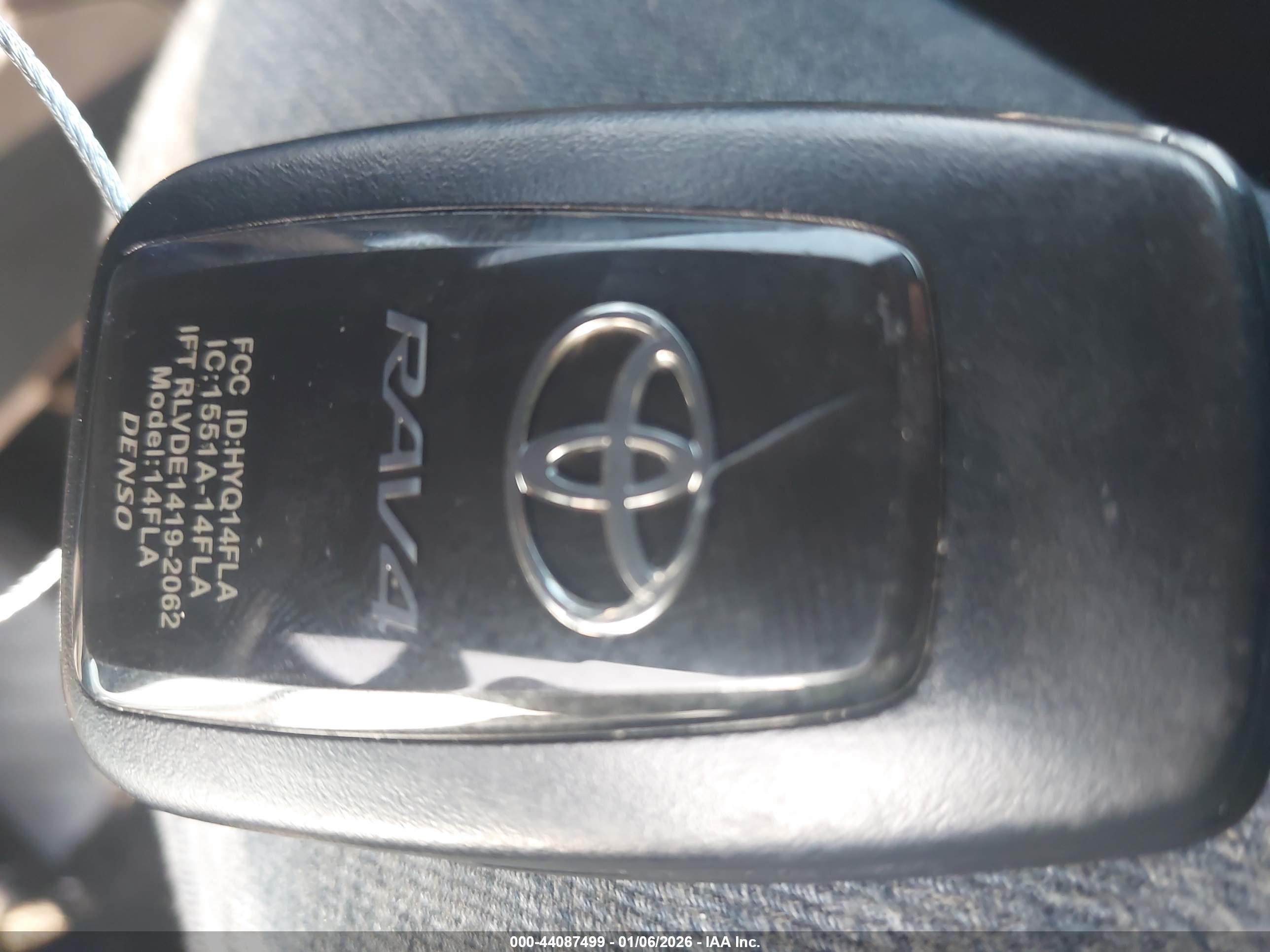 TOYOTA RAV4 image 11