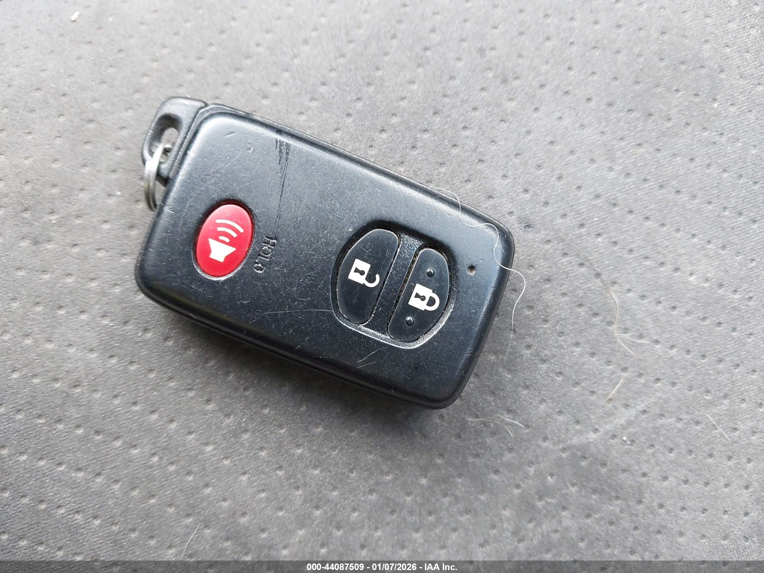 TOYOTA PRIUS image 11