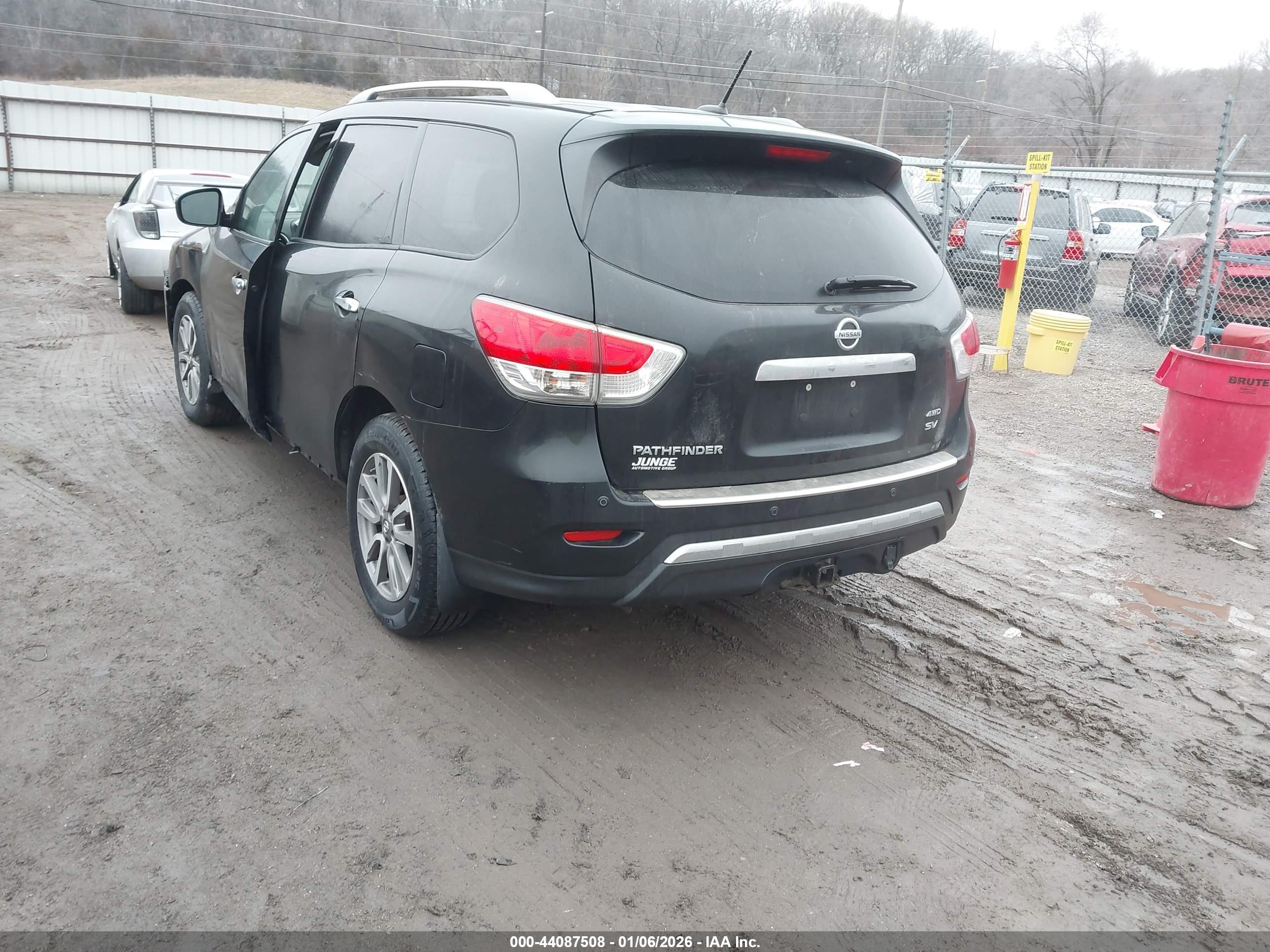 NISSAN PATHFINDER image 3