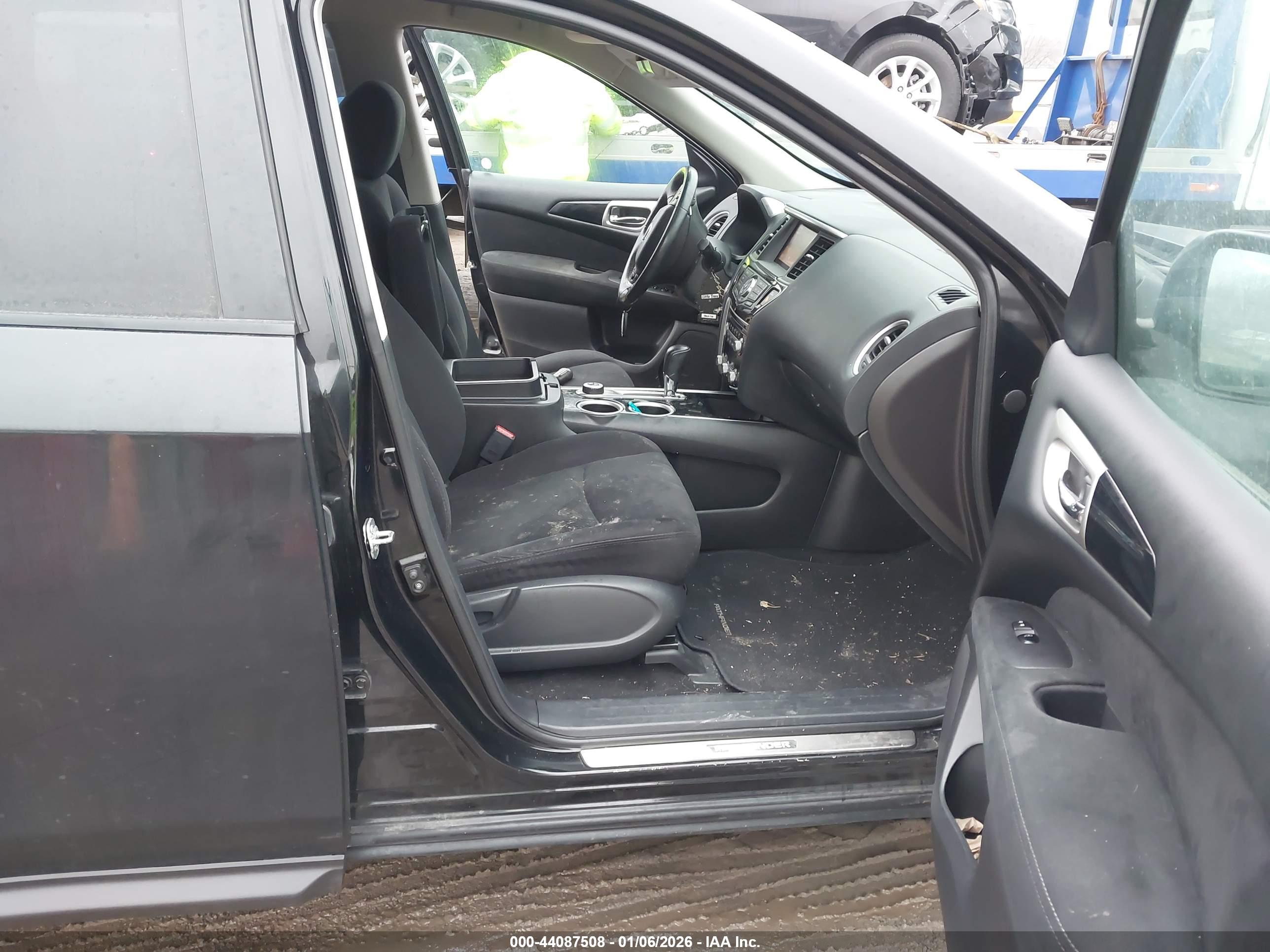 NISSAN PATHFINDER image 5
