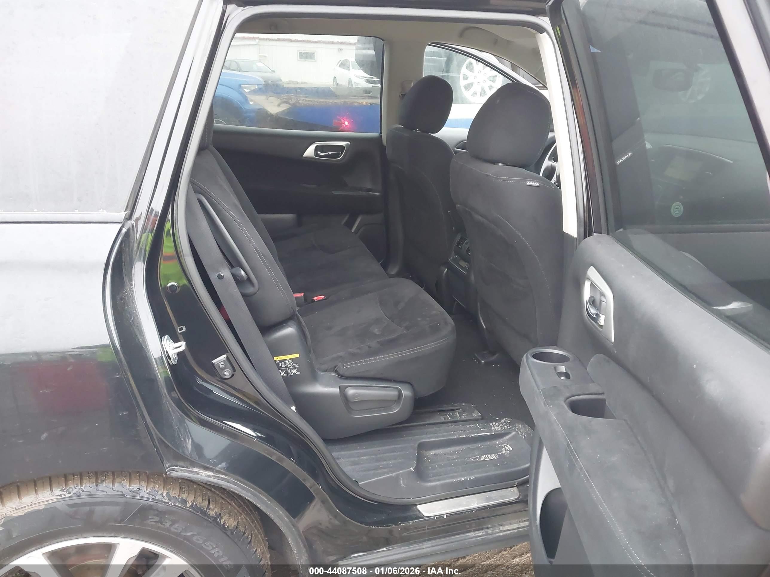 NISSAN PATHFINDER image 8