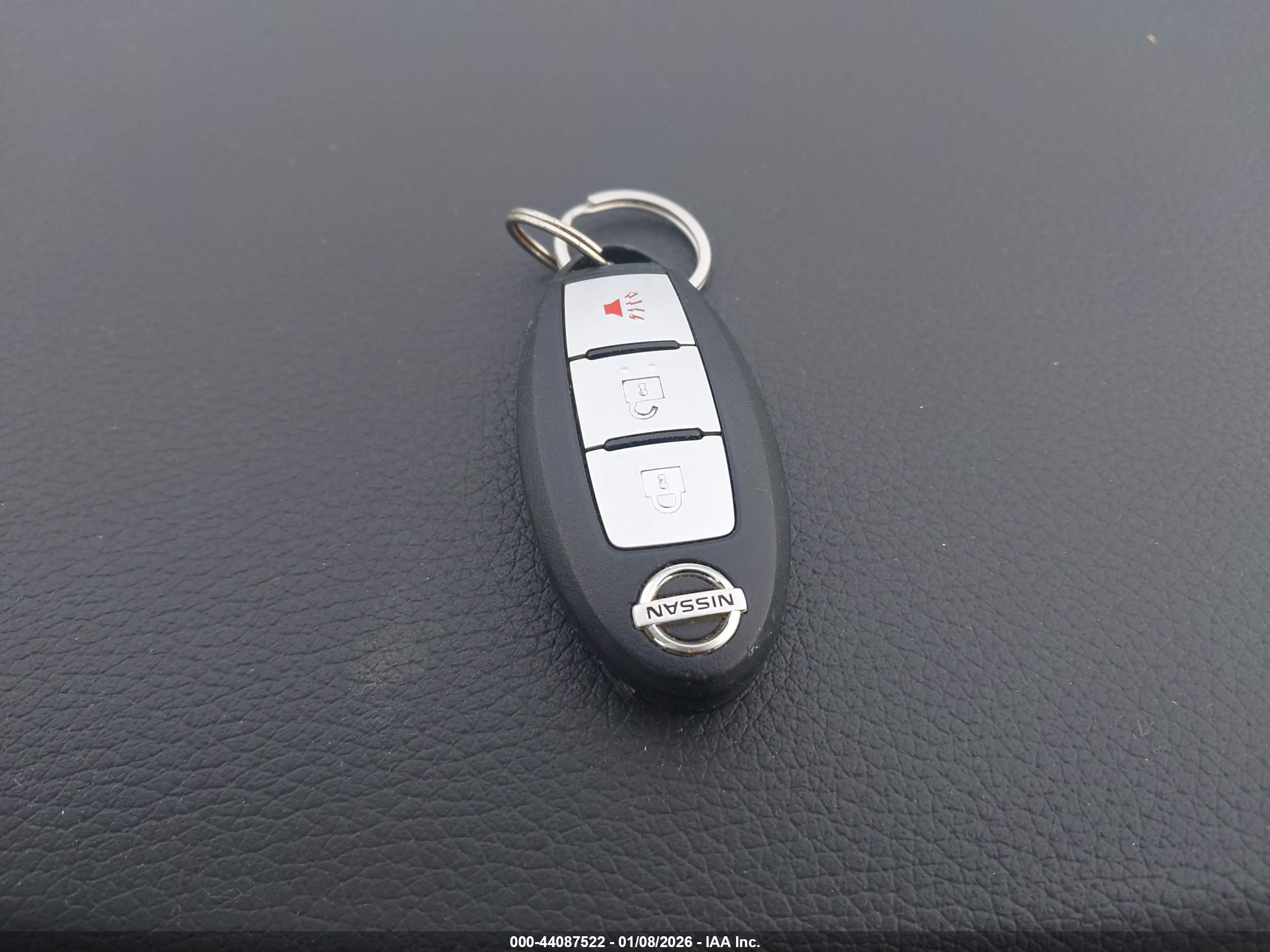 NISSAN ROGUE image 11