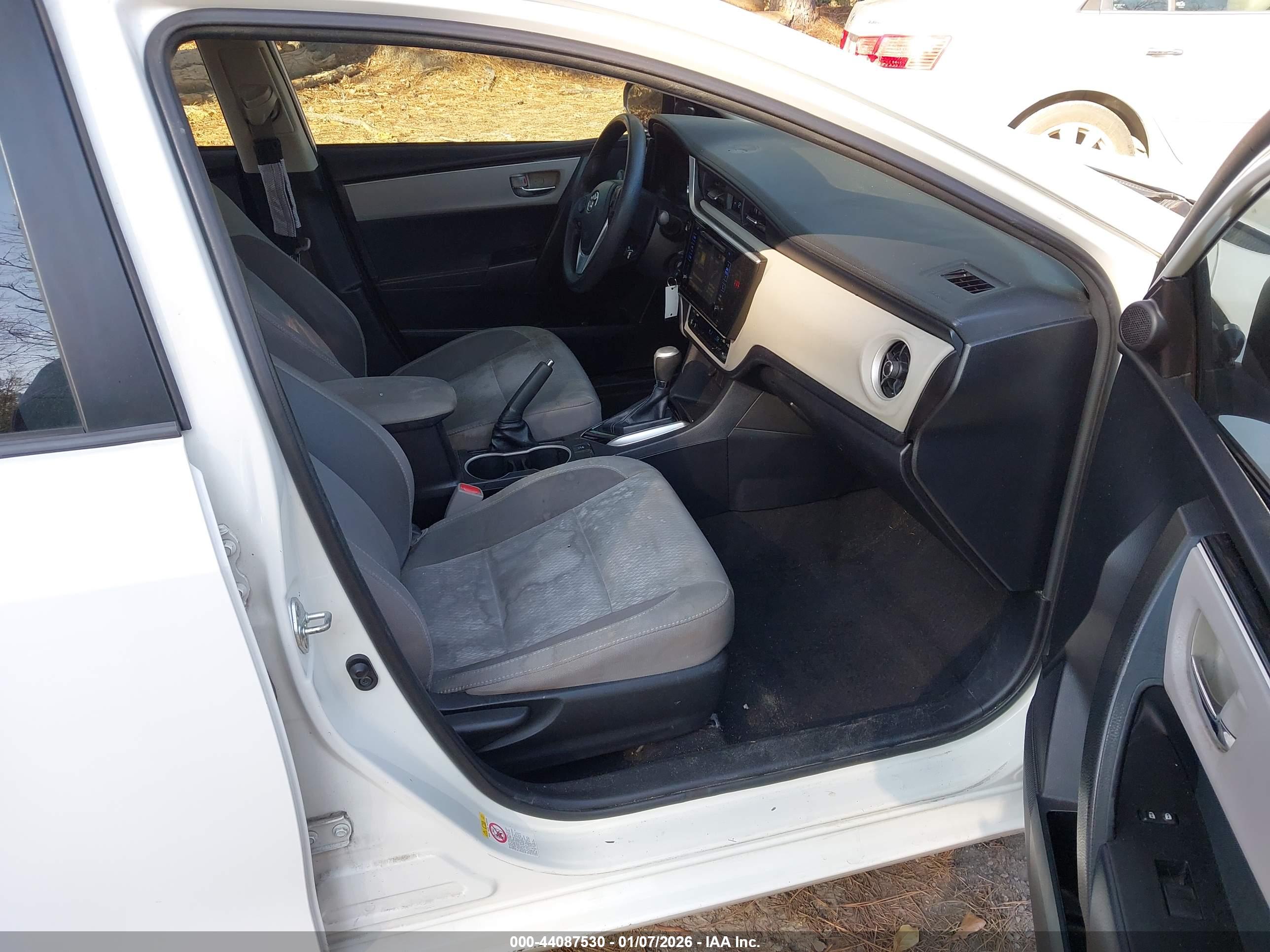 TOYOTA COROLLA image 5