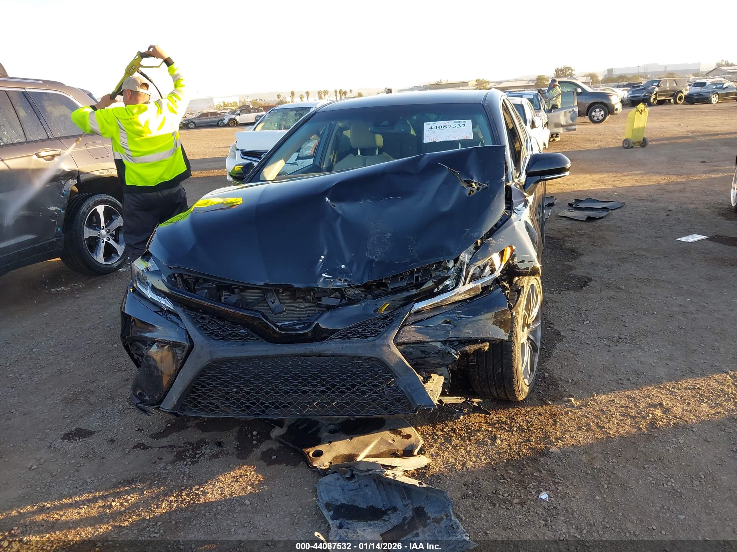 TOYOTA CAMRY image 6
