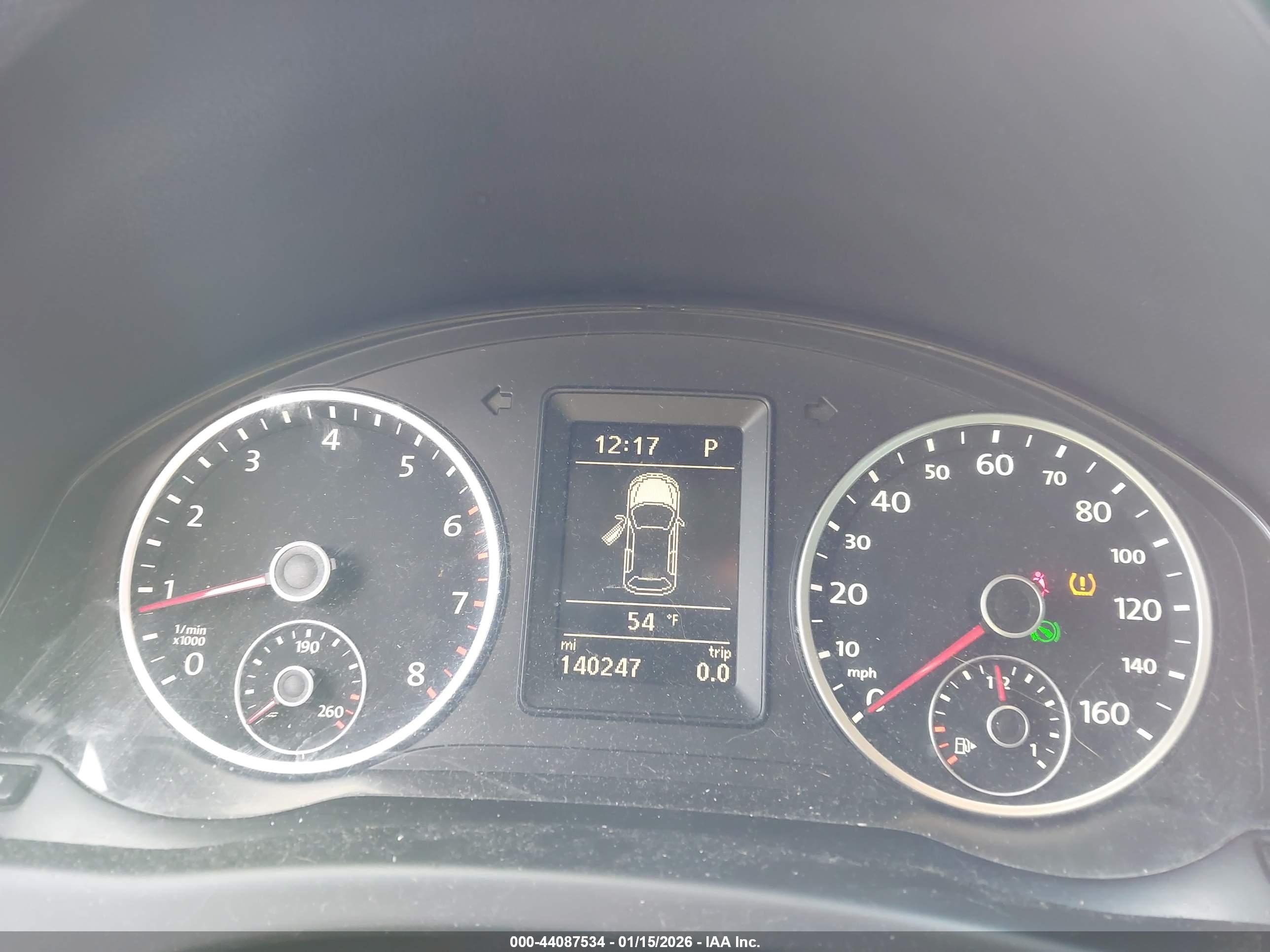 VOLKSWAGEN TIGUAN image 7