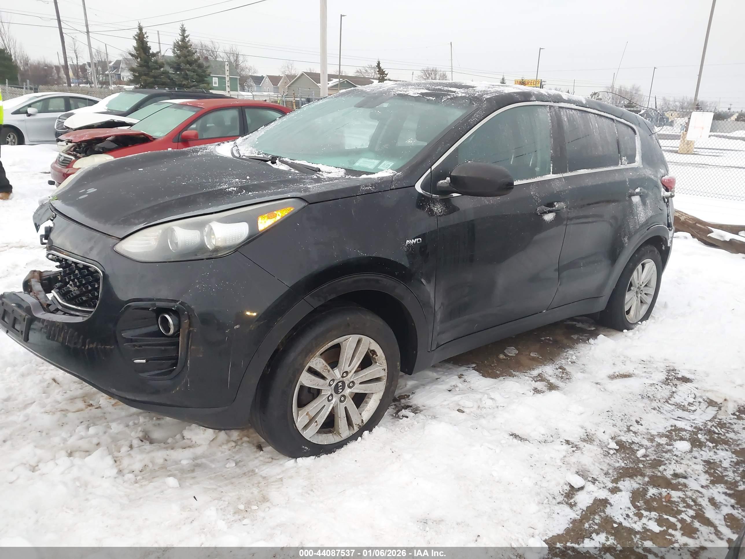 KIA SPORTAGE image 2