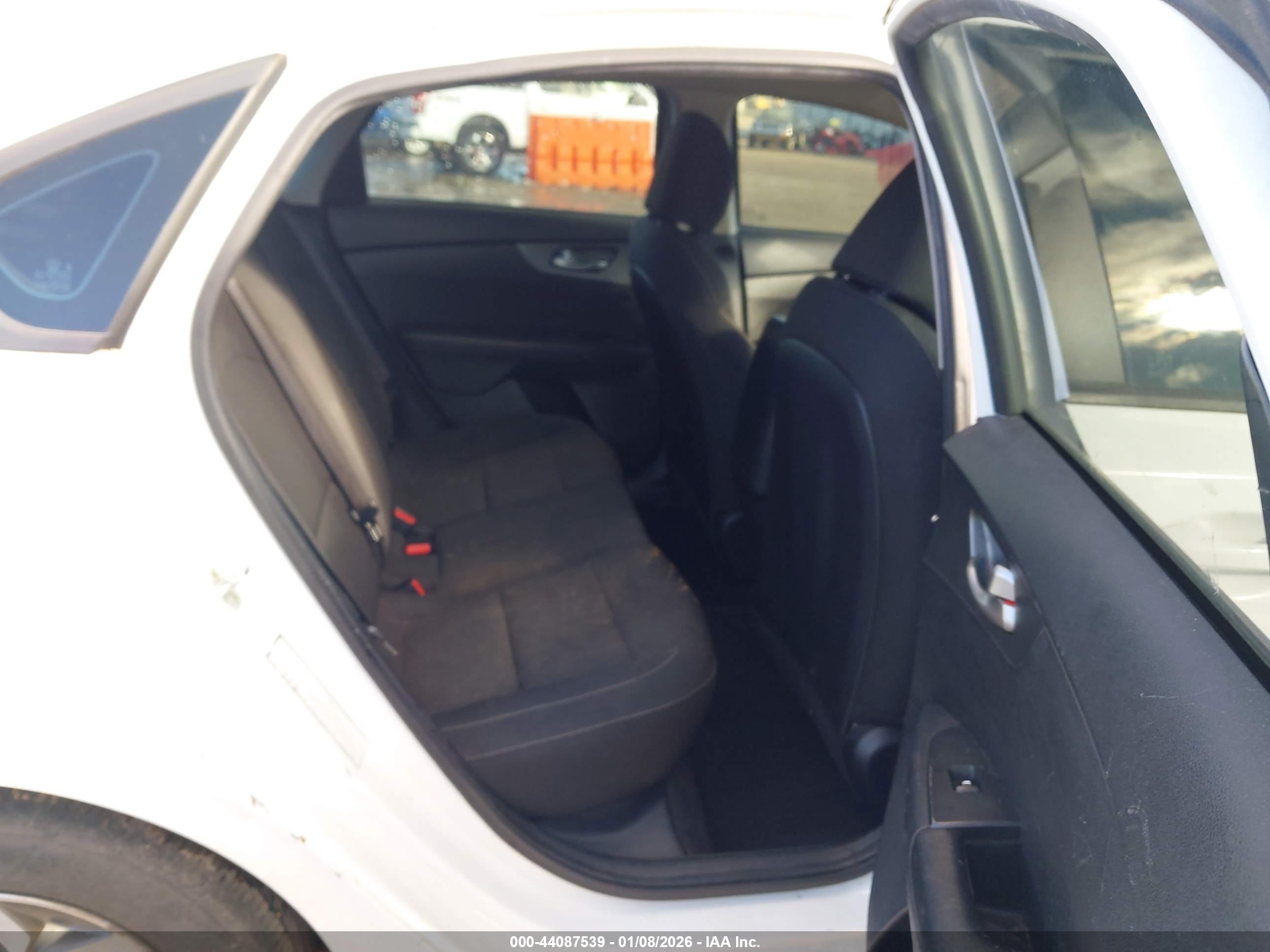 KIA FORTE image 8