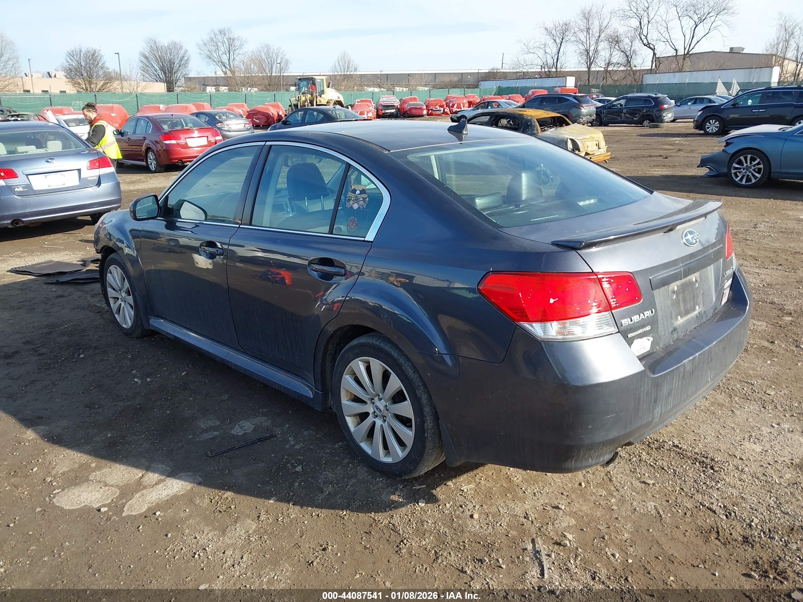 SUBARU LEGACY image 3