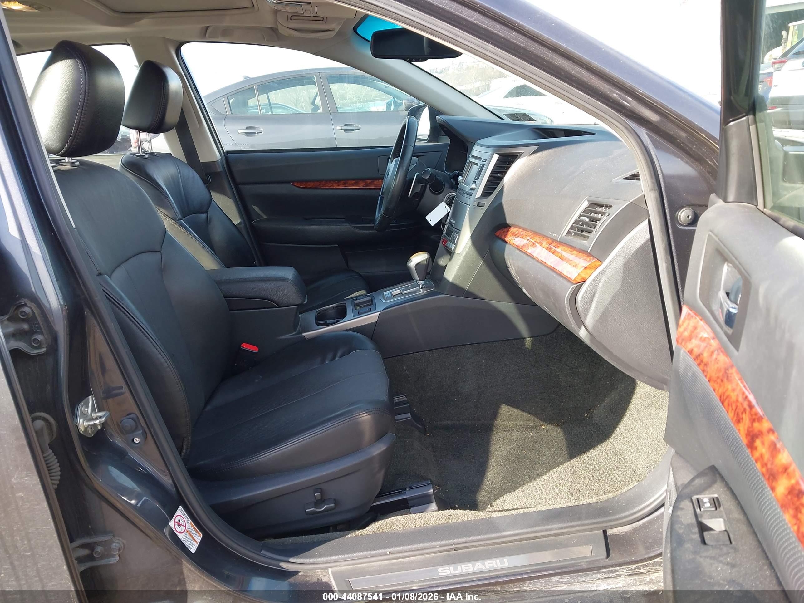 SUBARU LEGACY image 5