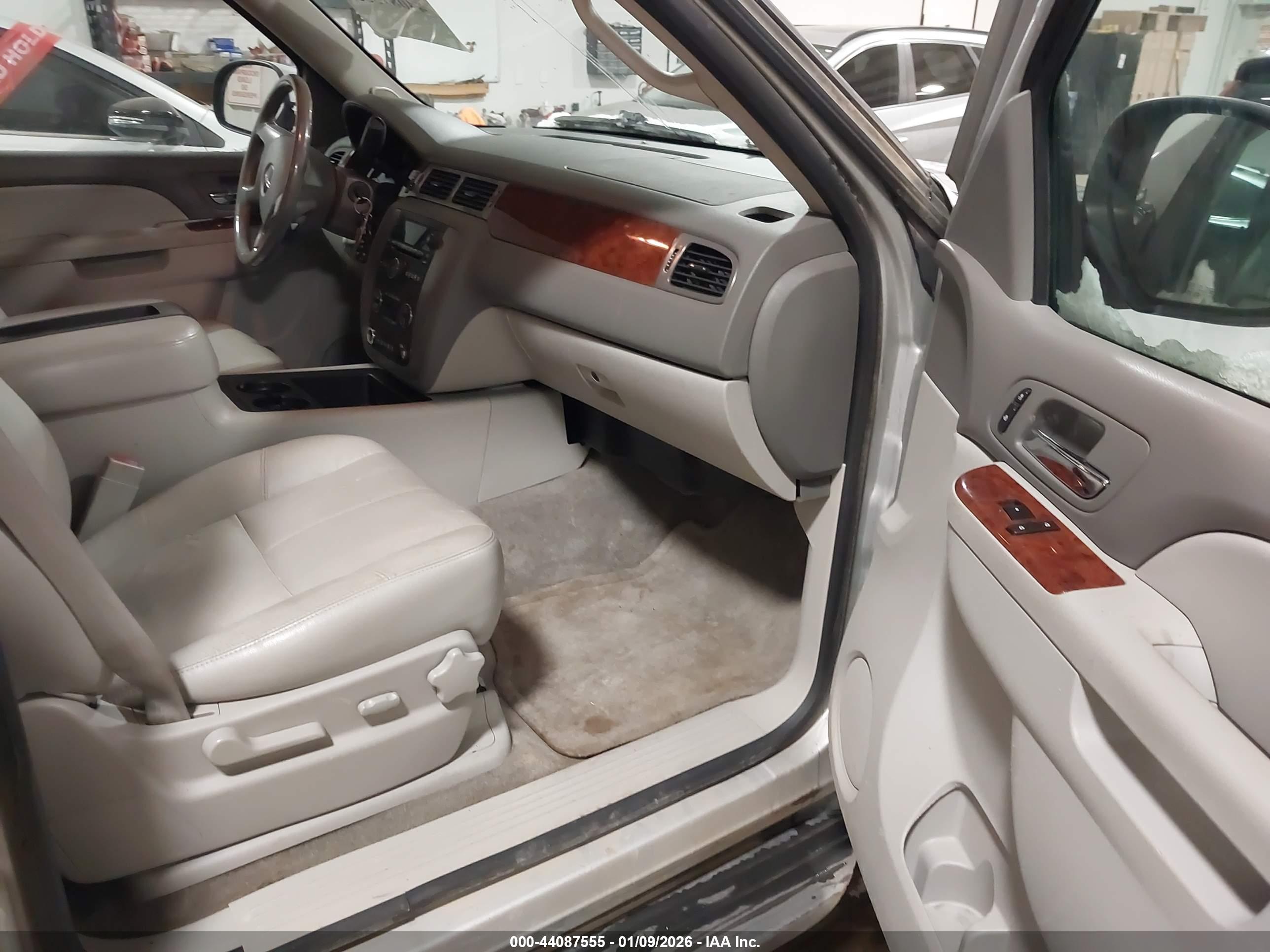 GMC YUKON image 5